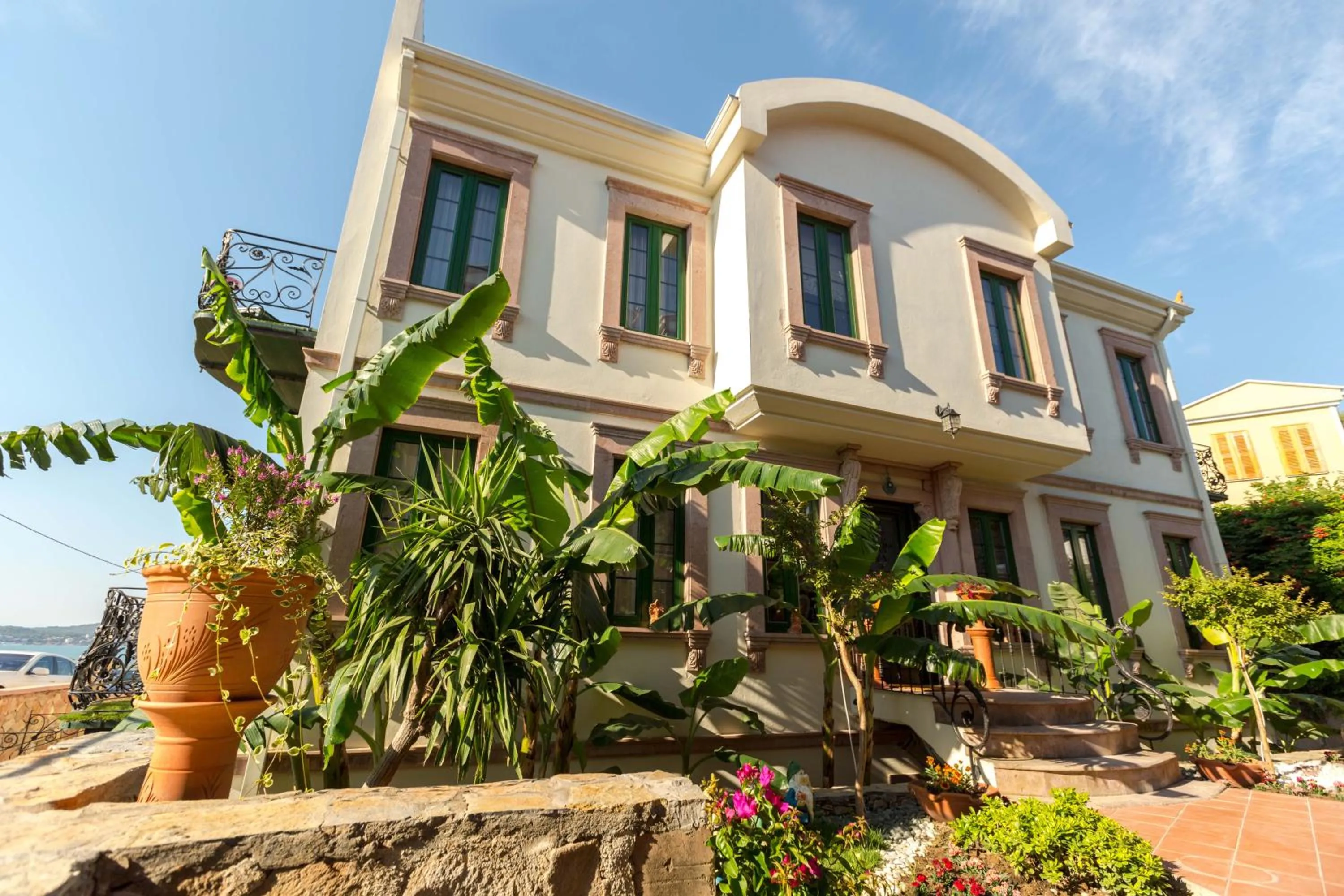 Facade/entrance in Cunda Esen Hotel