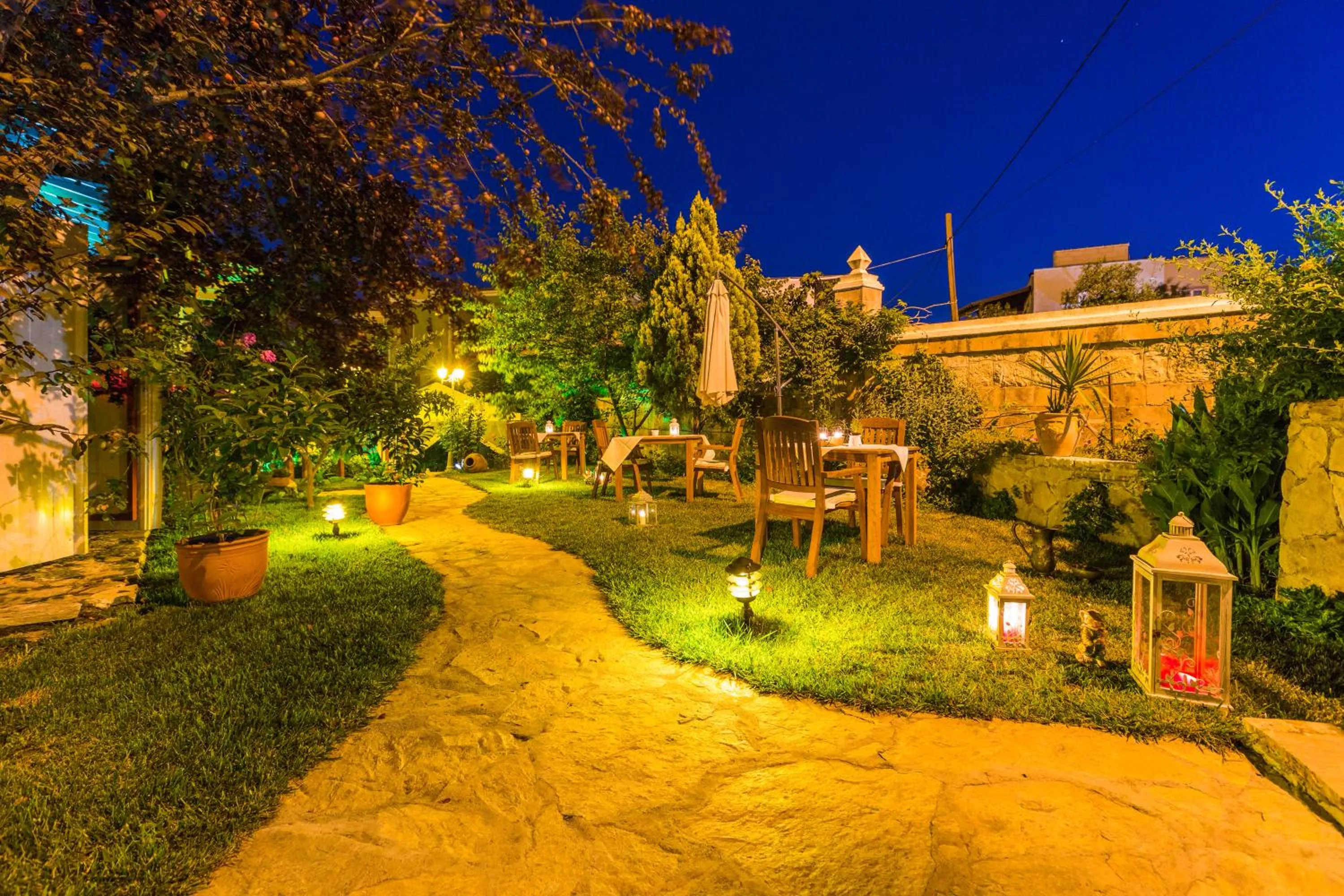 Garden in Cunda Esen Hotel