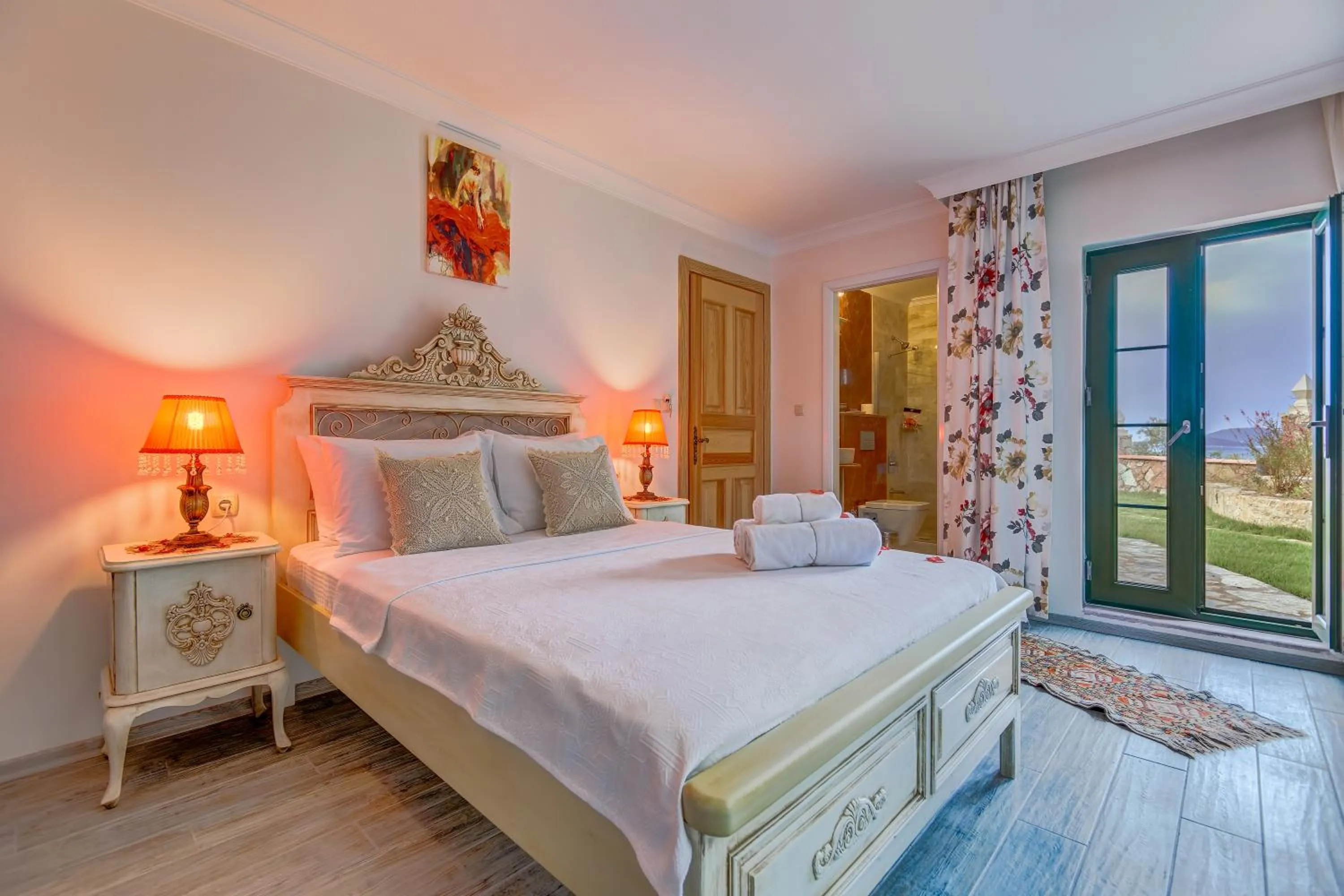 Garden view, Bed in Cunda Esen Hotel