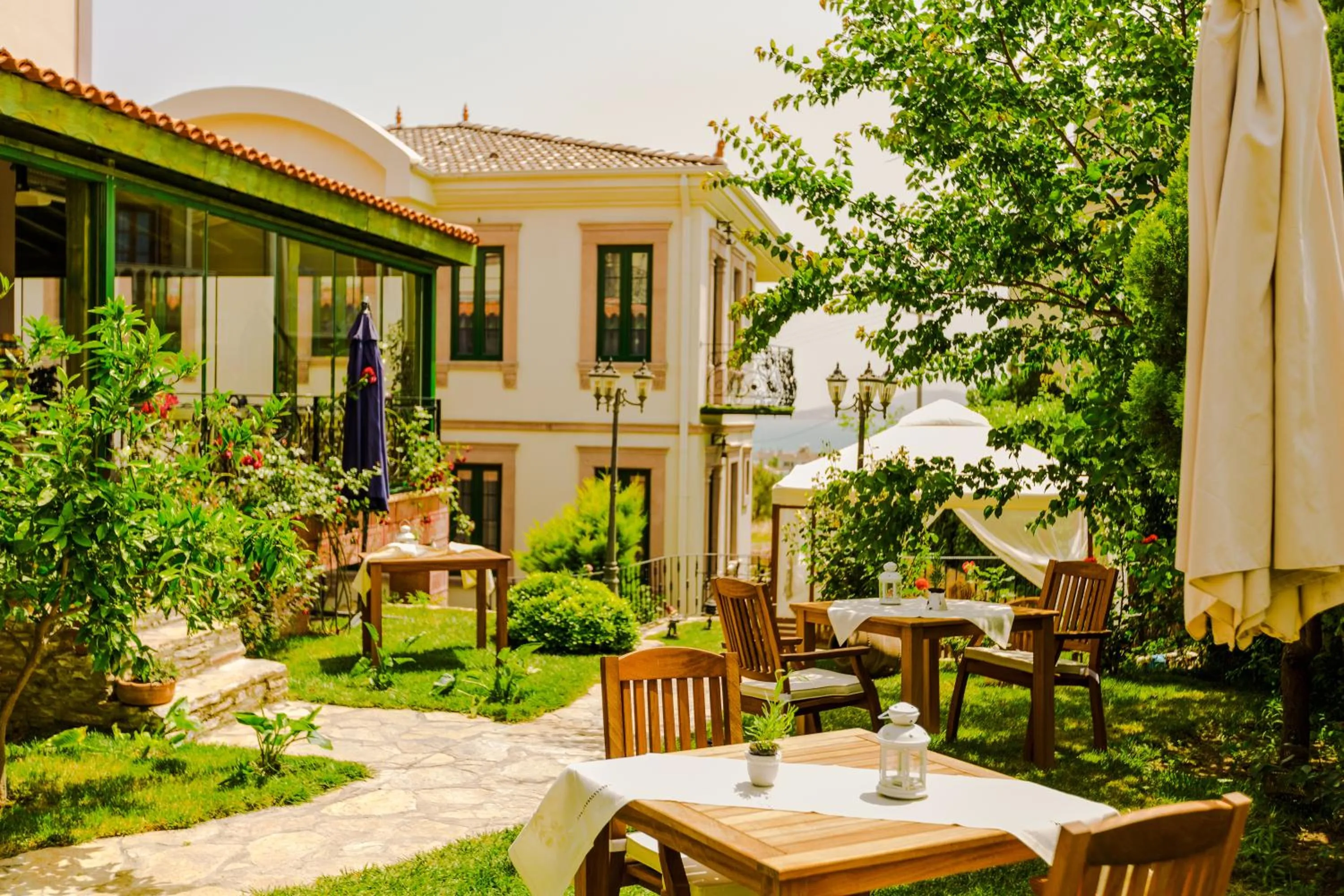 Garden in Cunda Esen Hotel