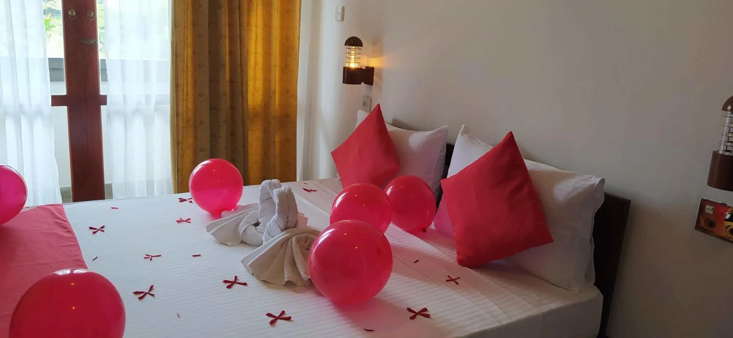 Bedroom, Bed in Grand Kandy Villa