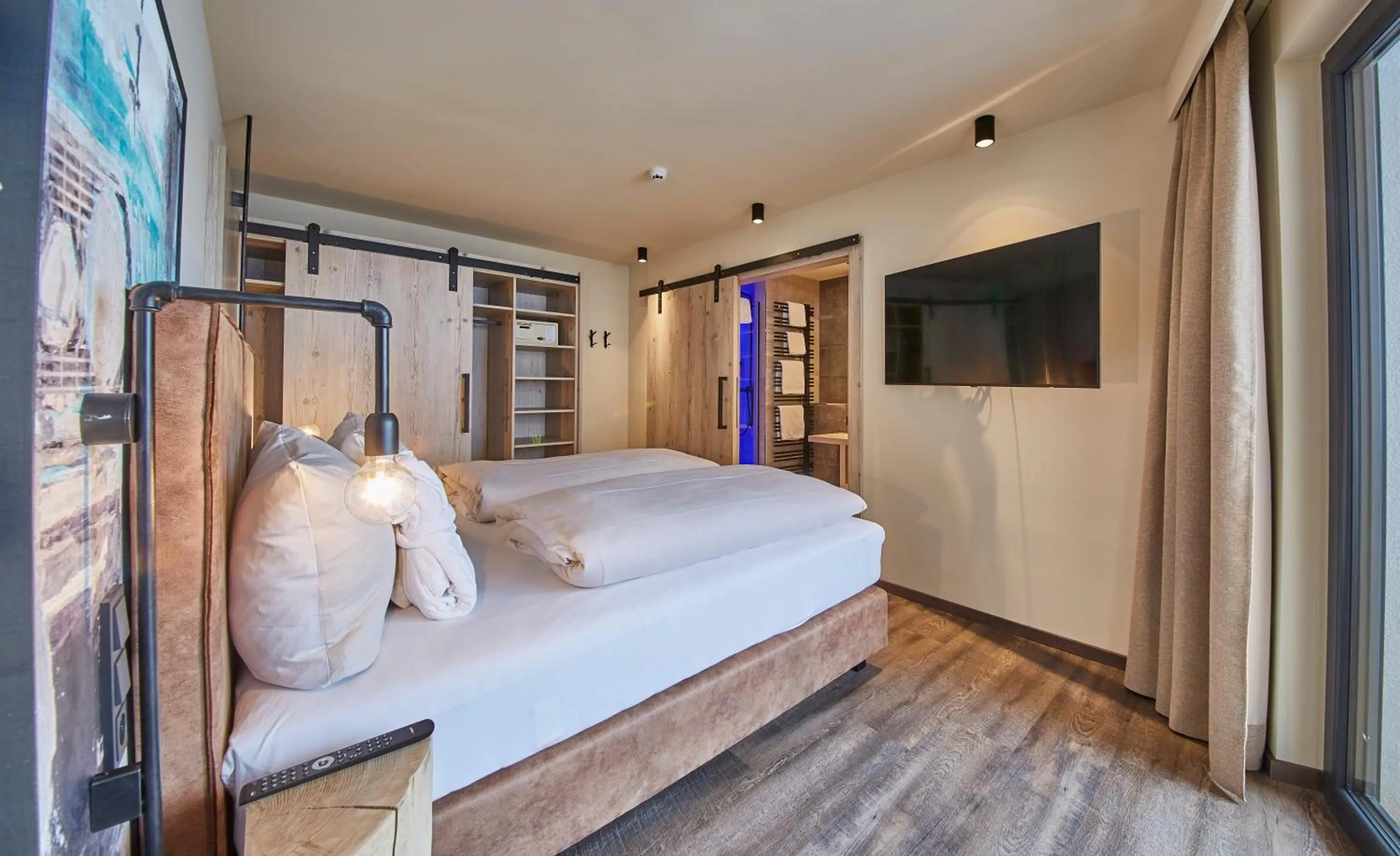 Bedroom, Bed in THOMSN Central Hotel & Appartements