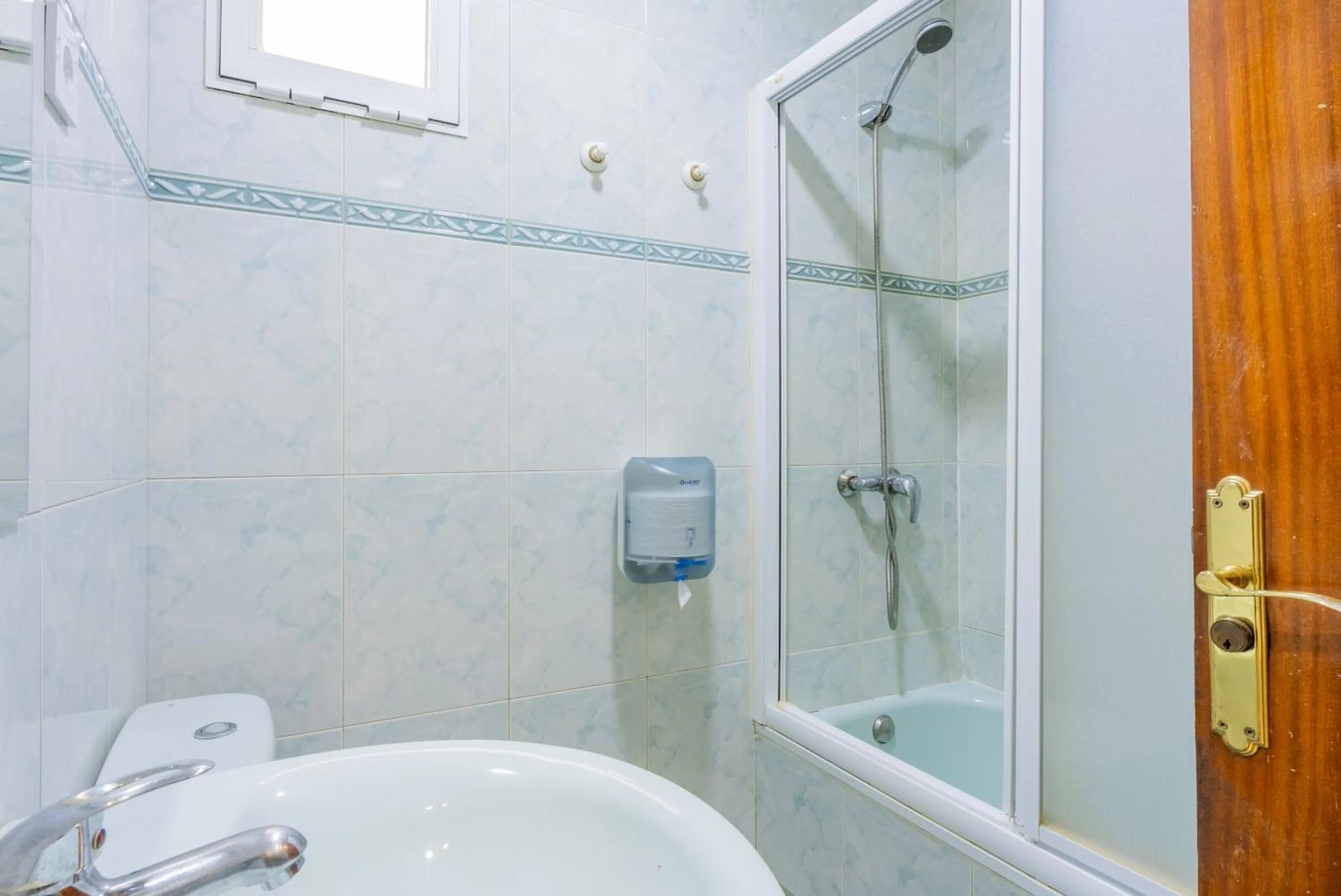 Bathroom in Ideal Hostel Madrid