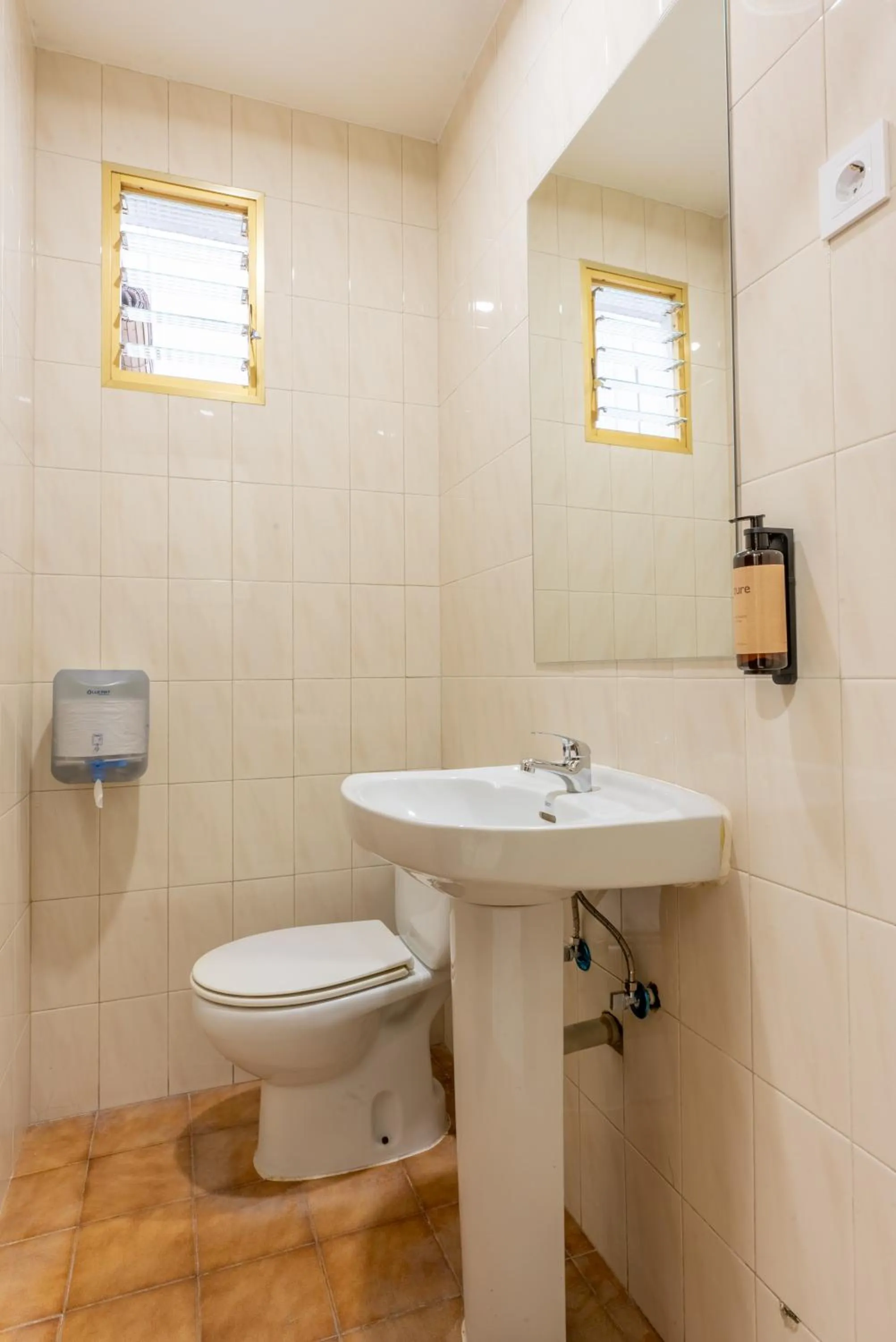 Bathroom in Ideal Hostel Madrid