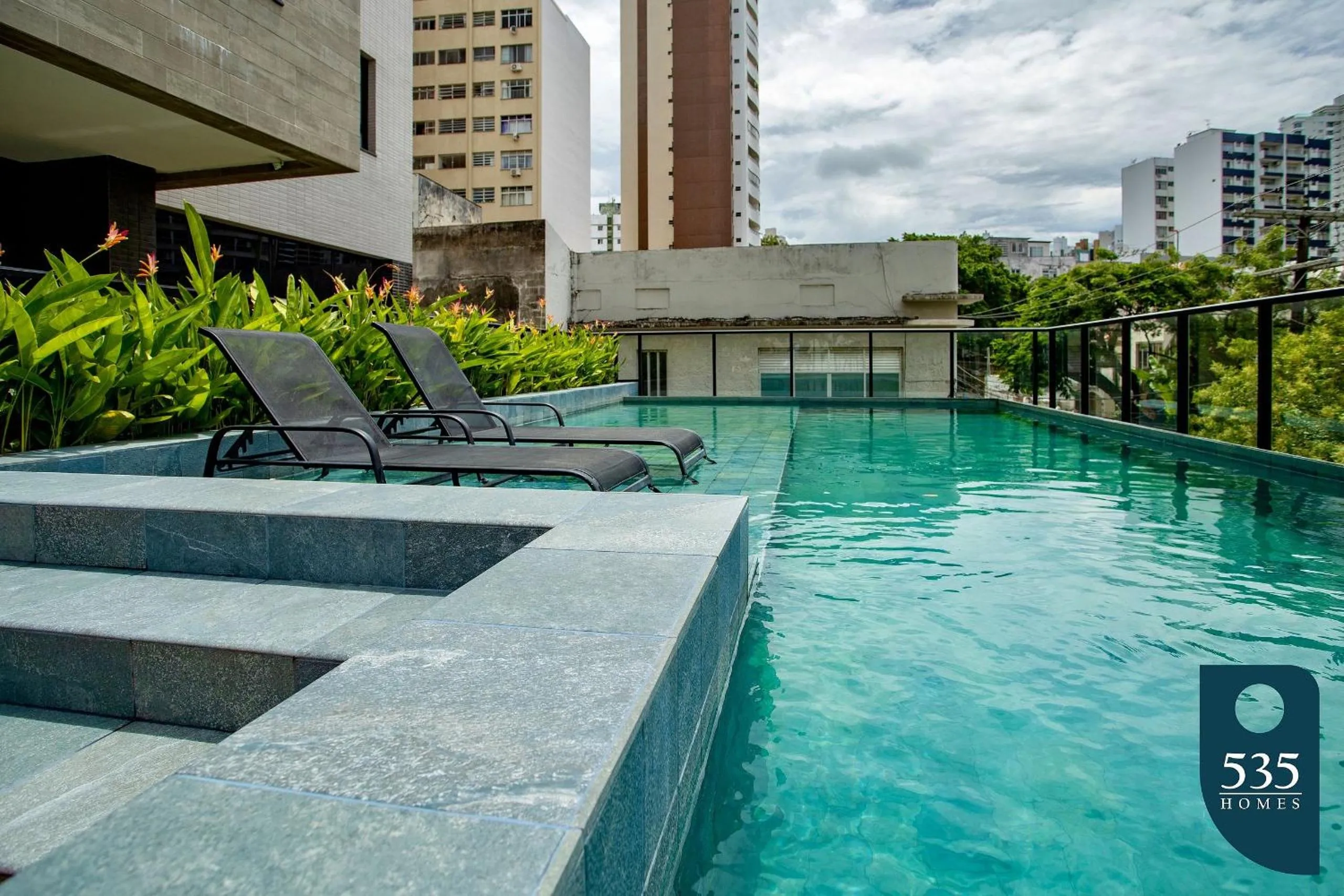 Swimming pool in Lindo e aconchegante com vista panorâmica na Barra