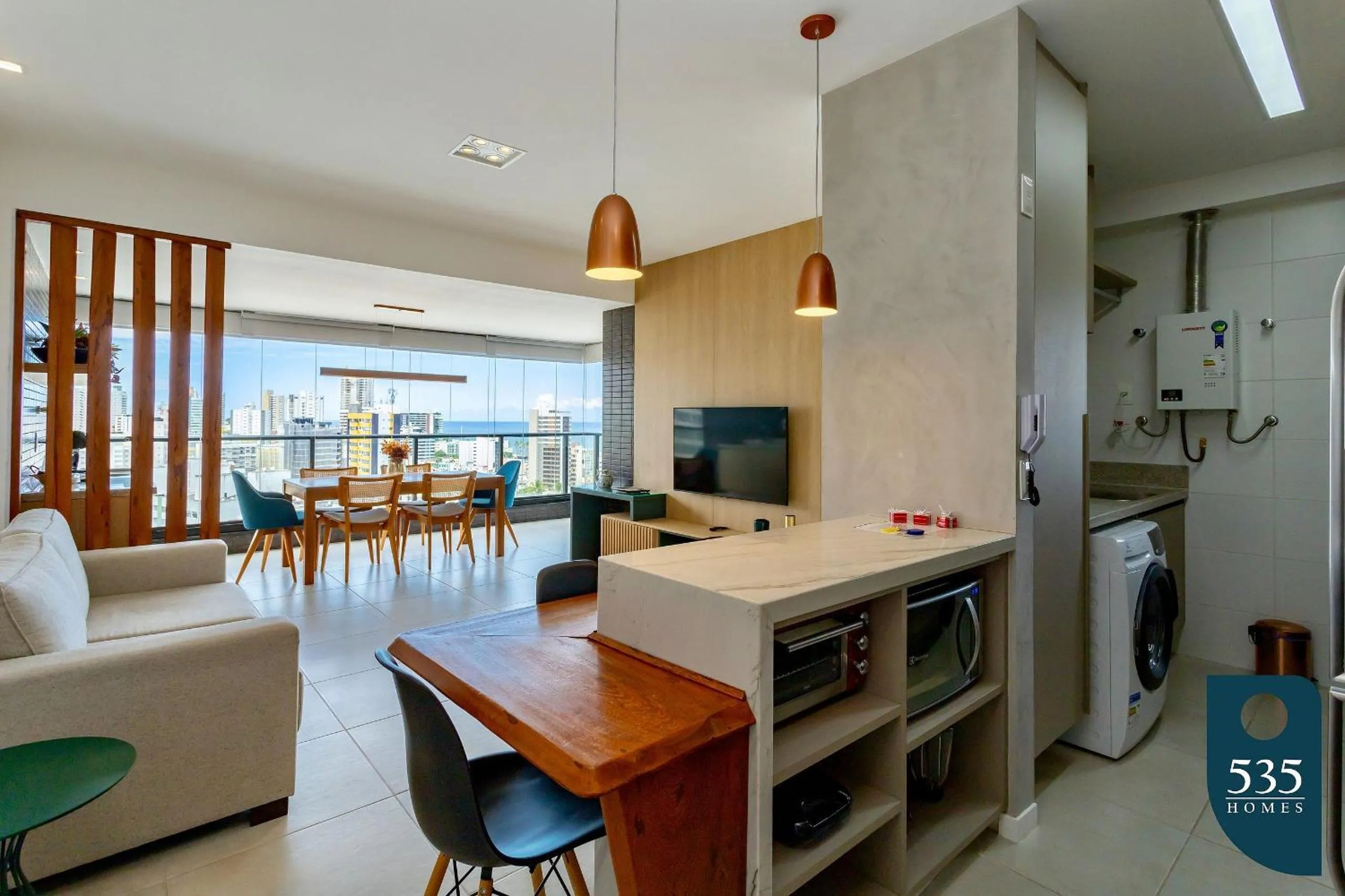 Kitchen or kitchenette in Lindo e aconchegante com vista panorâmica na Barra