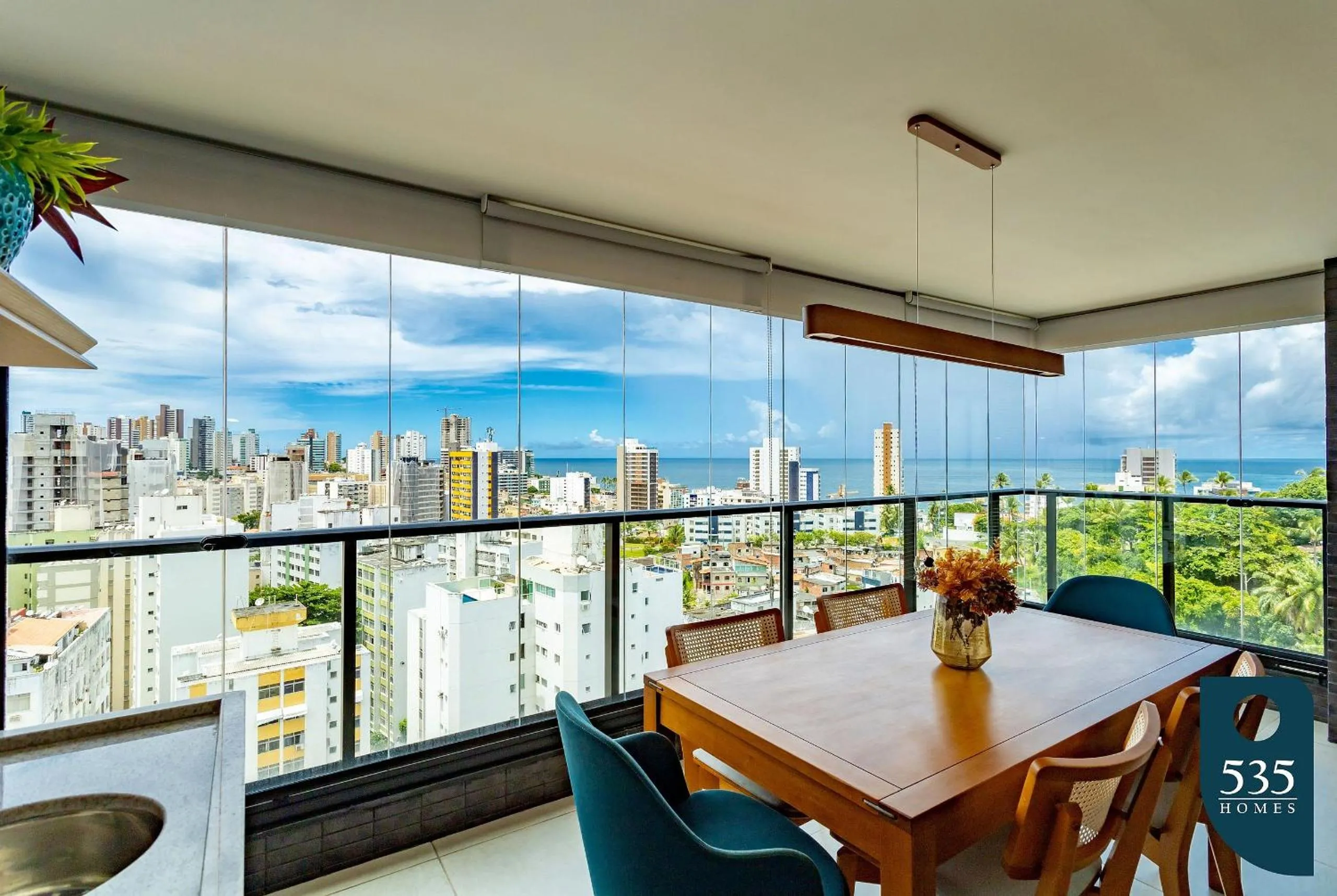 Balcony/Terrace in Lindo e aconchegante com vista panorâmica na Barra