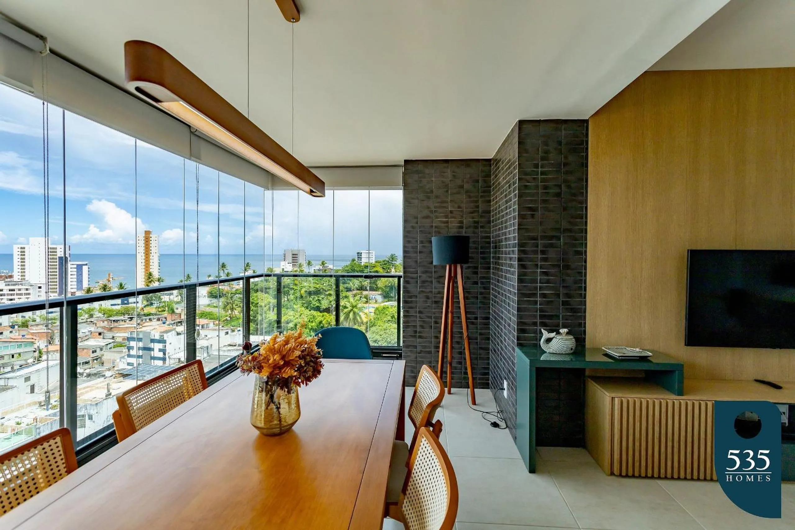 Dining area in Lindo e aconchegante com vista panorâmica na Barra