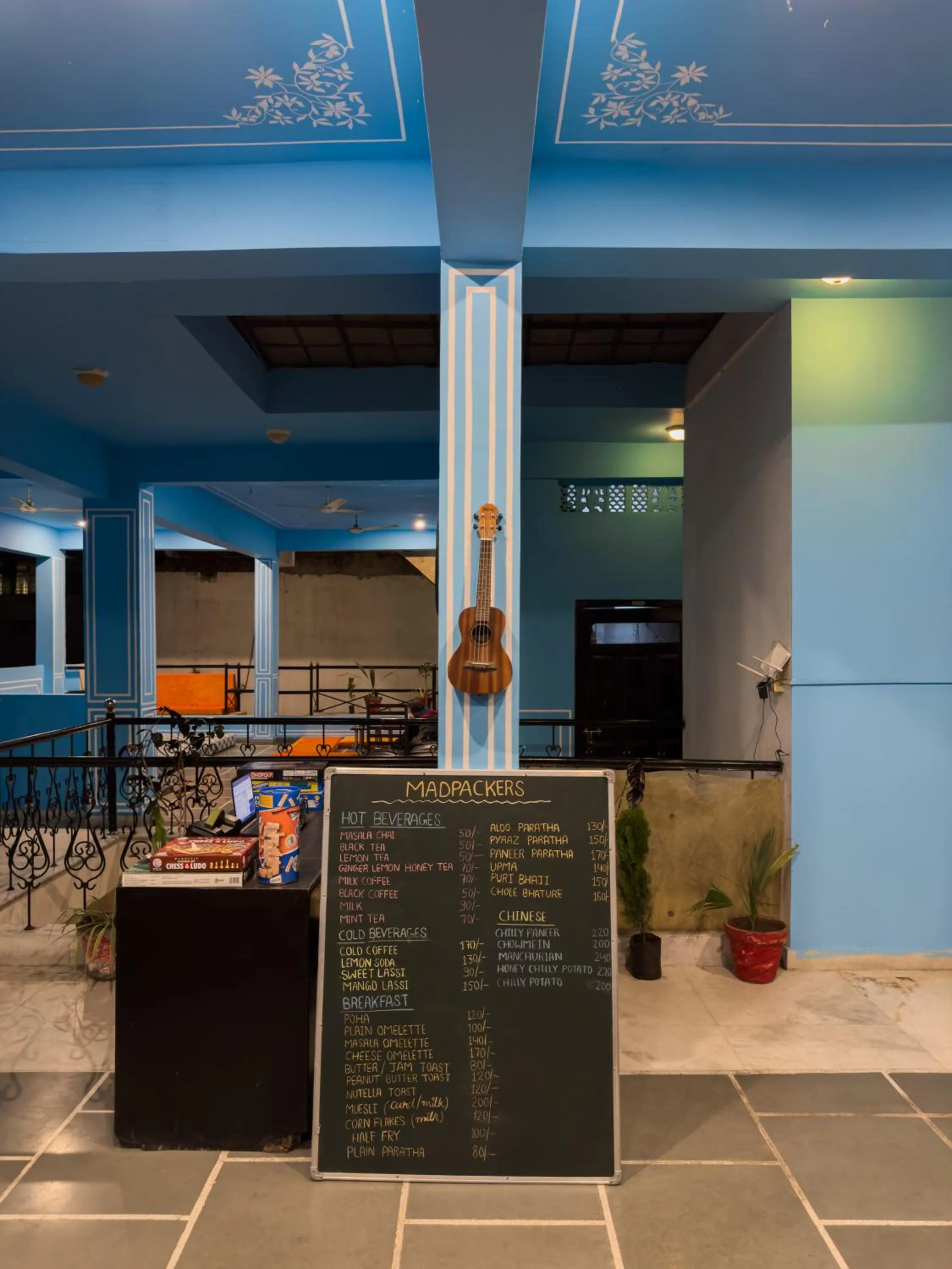 Kitchen or kitchenette in Madpackers Udaipur