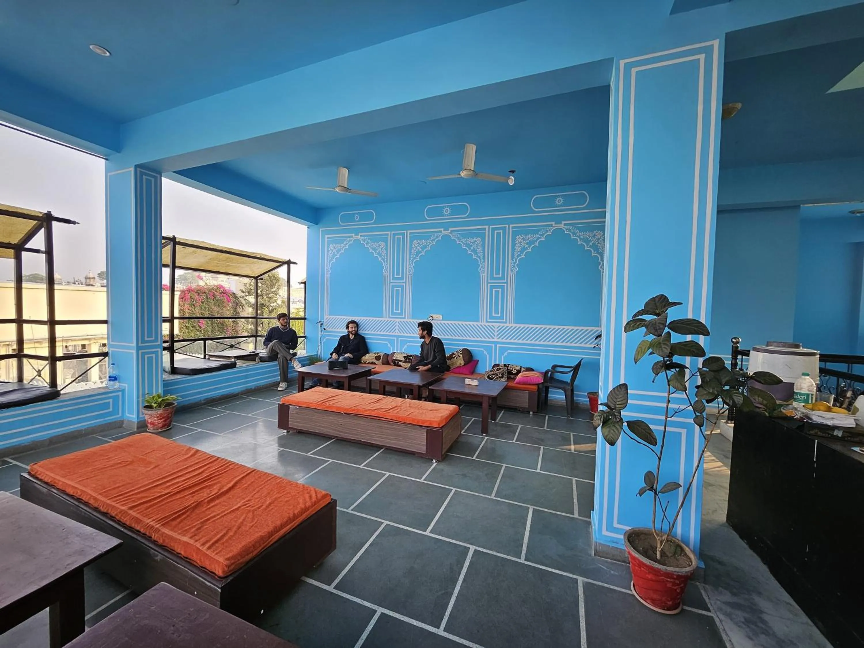 Seating area in Madpackers Udaipur