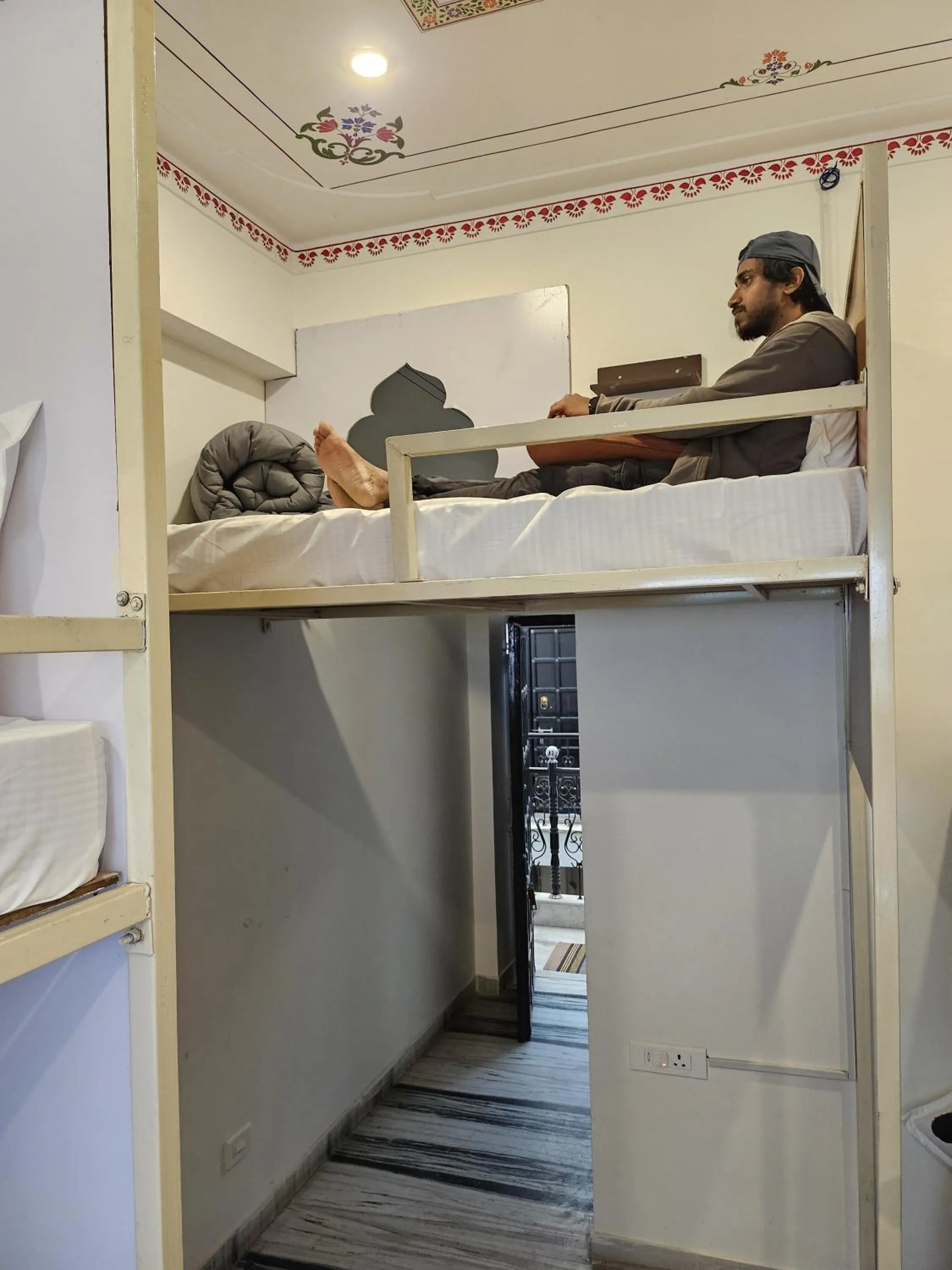 bunk bed in Madpackers Udaipur