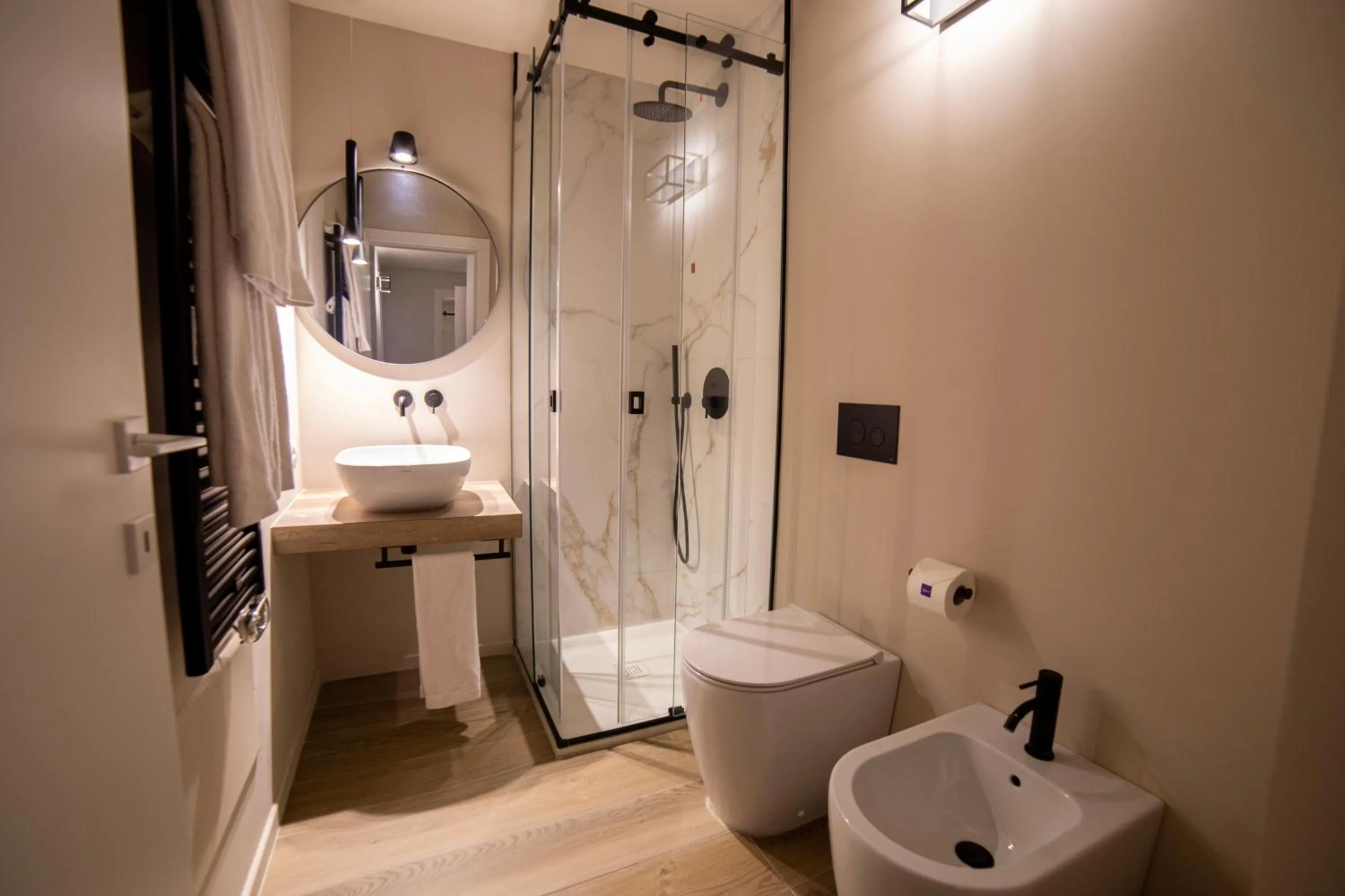 Shower in Be Mate Torino Centro