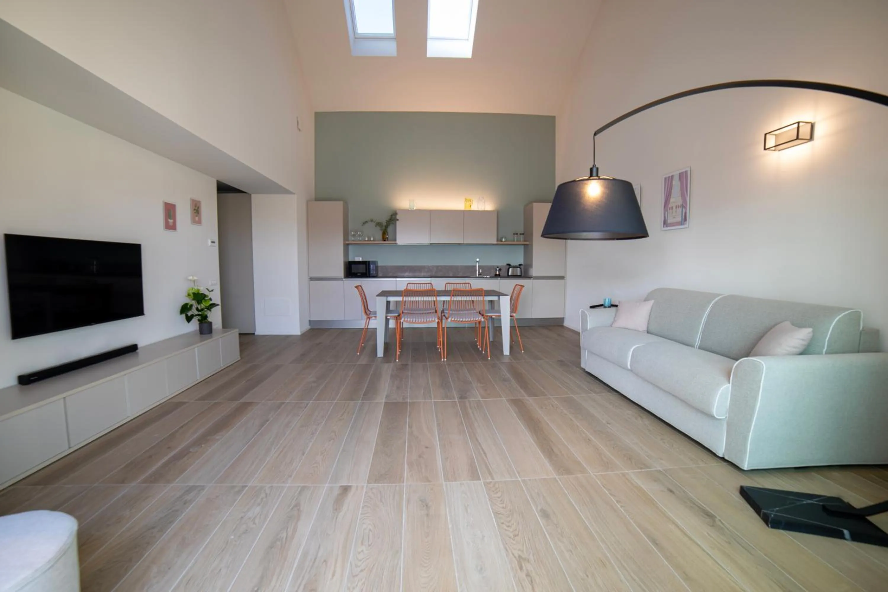 Dining area in Be Mate Torino Centro