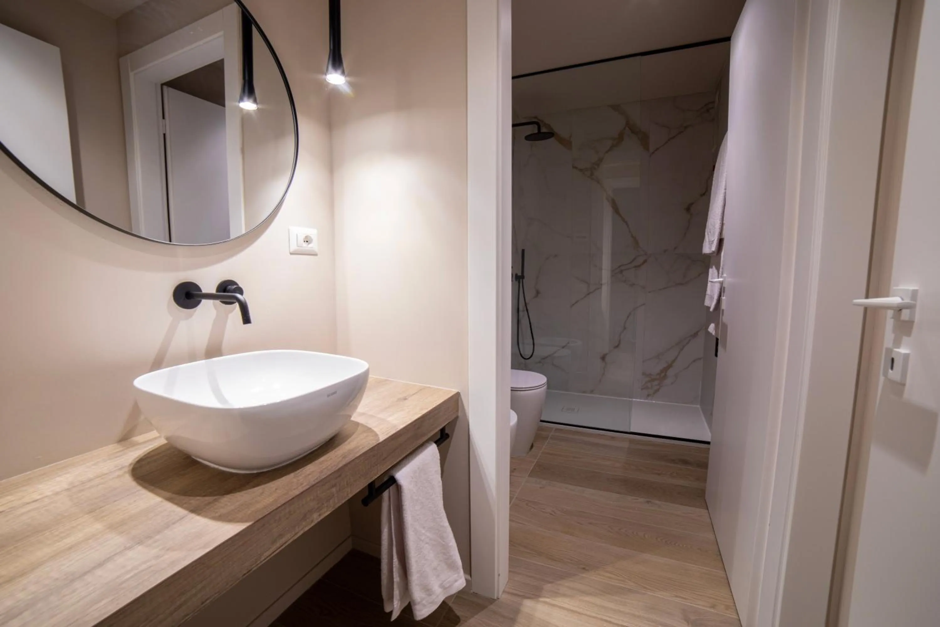 Shower in Be Mate Torino Centro