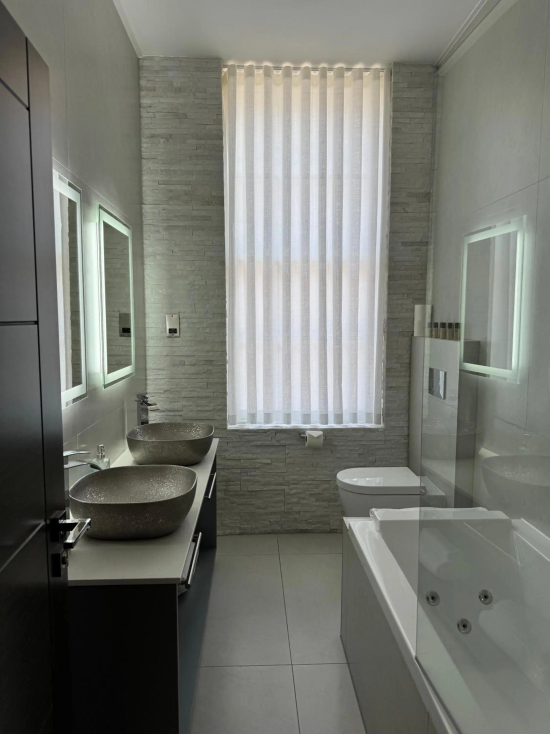 Bathroom in Philharmonic Hotel