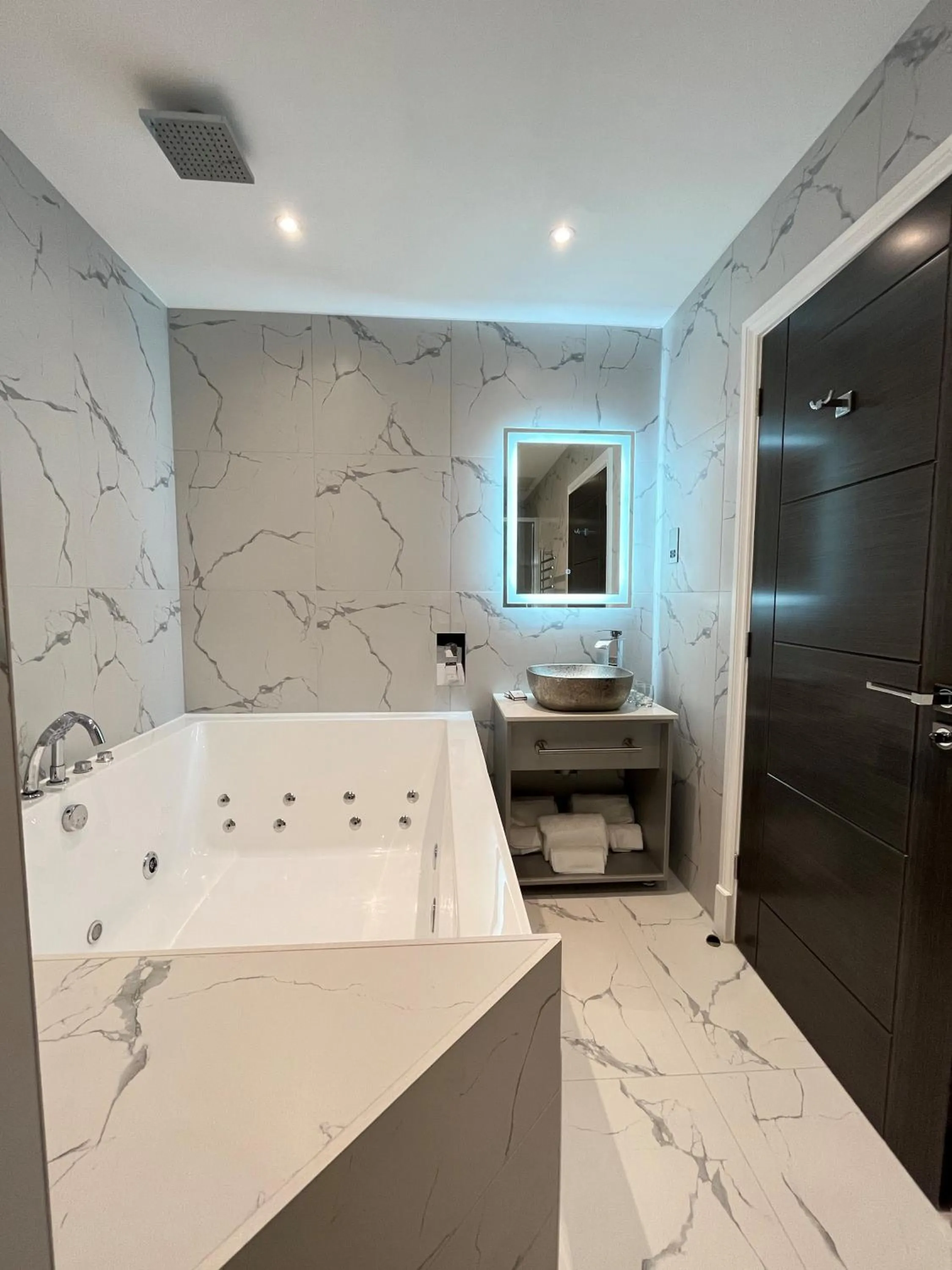 Bathroom in Philharmonic Hotel