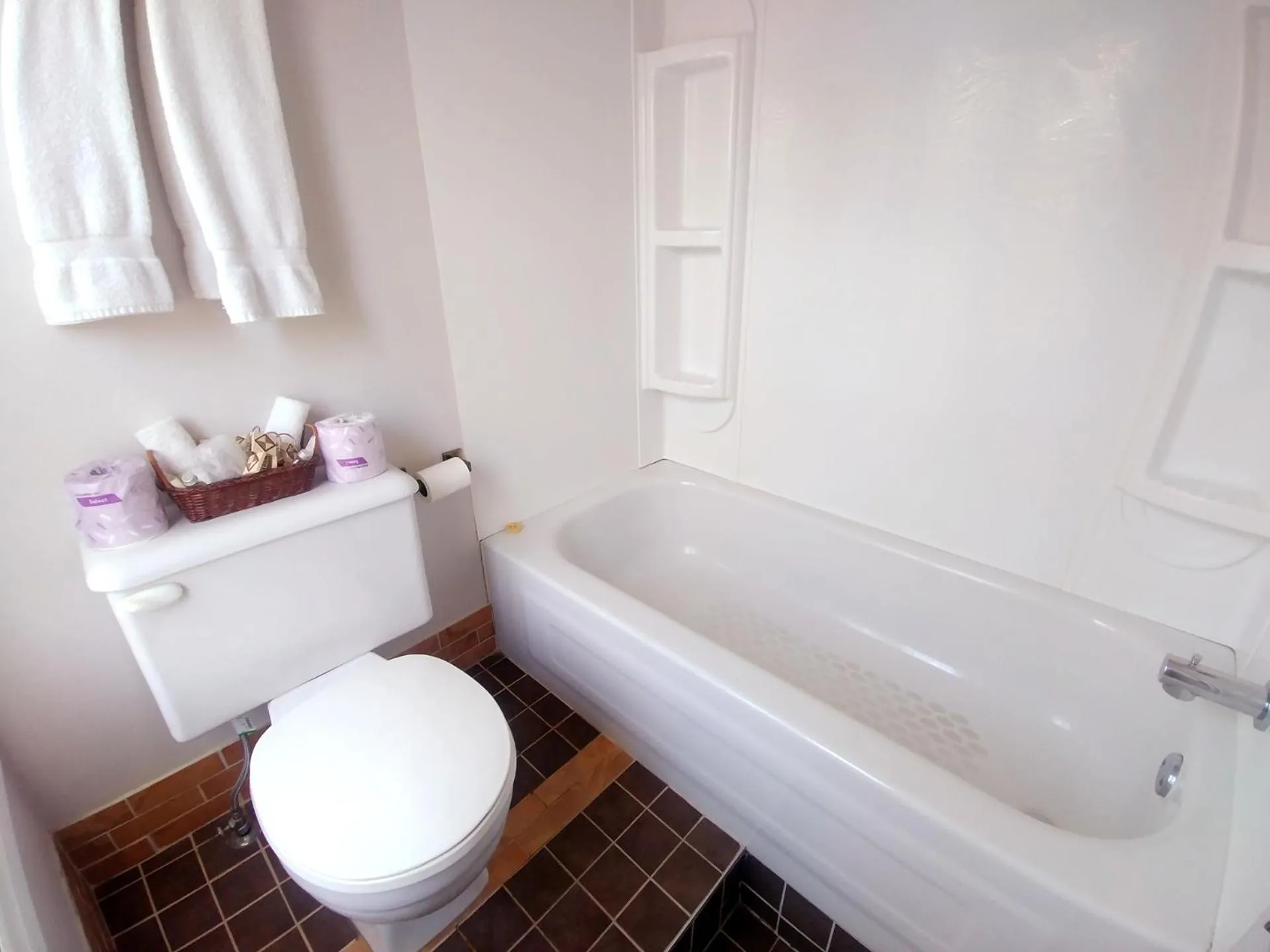 Shower in Auberge de la rive de Charlevoix - Auberge de jeunesse familiale pour voyageurs de tous âges