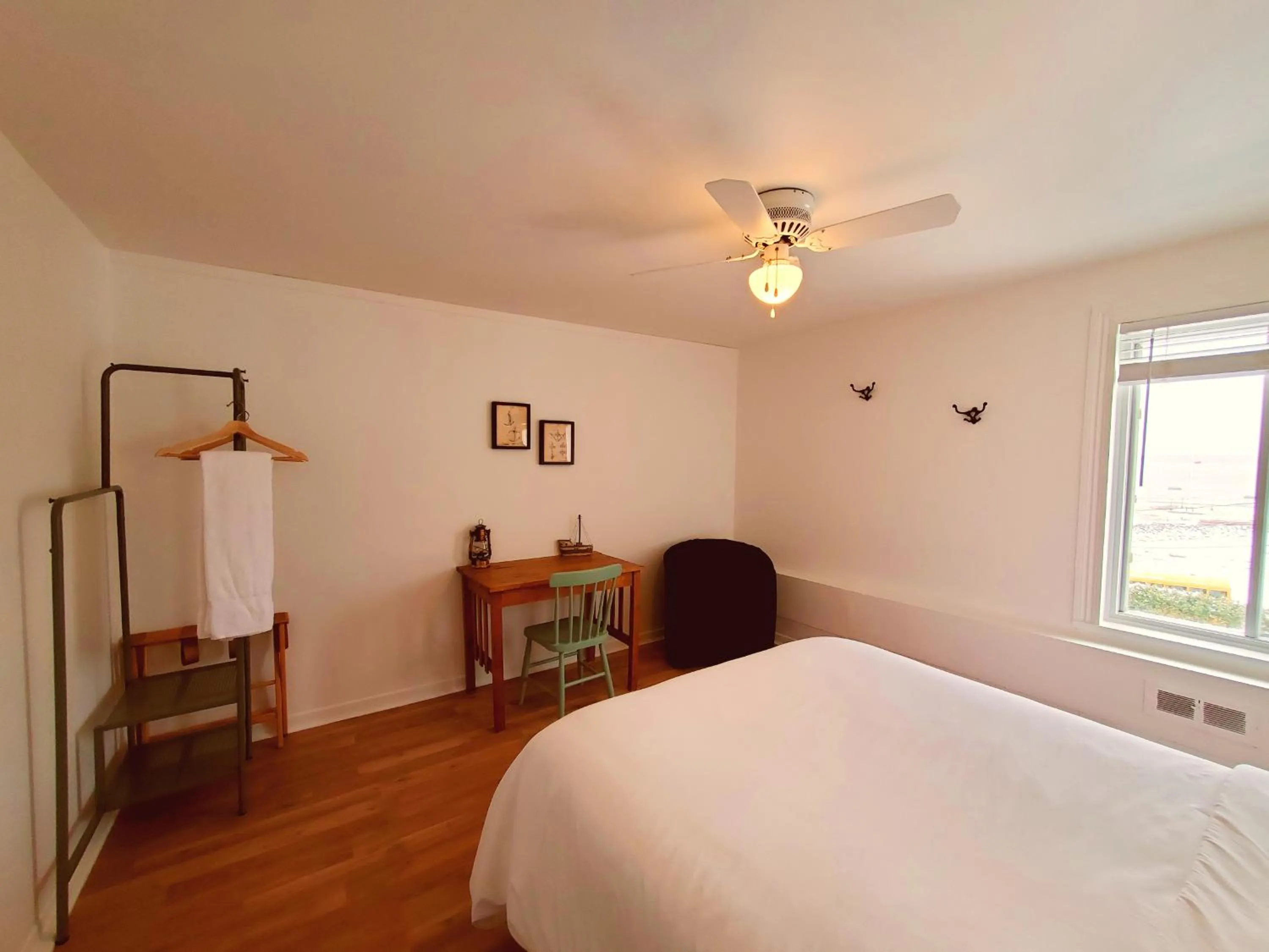 Bed in Auberge de la rive de Charlevoix - Auberge de jeunesse familiale pour voyageurs de tous âges