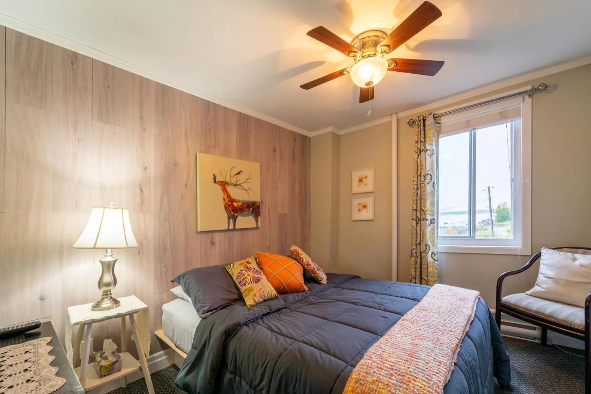 Bedroom, Bed in Auberge de la rive de Charlevoix - Auberge de jeunesse familiale pour voyageurs de tous âges