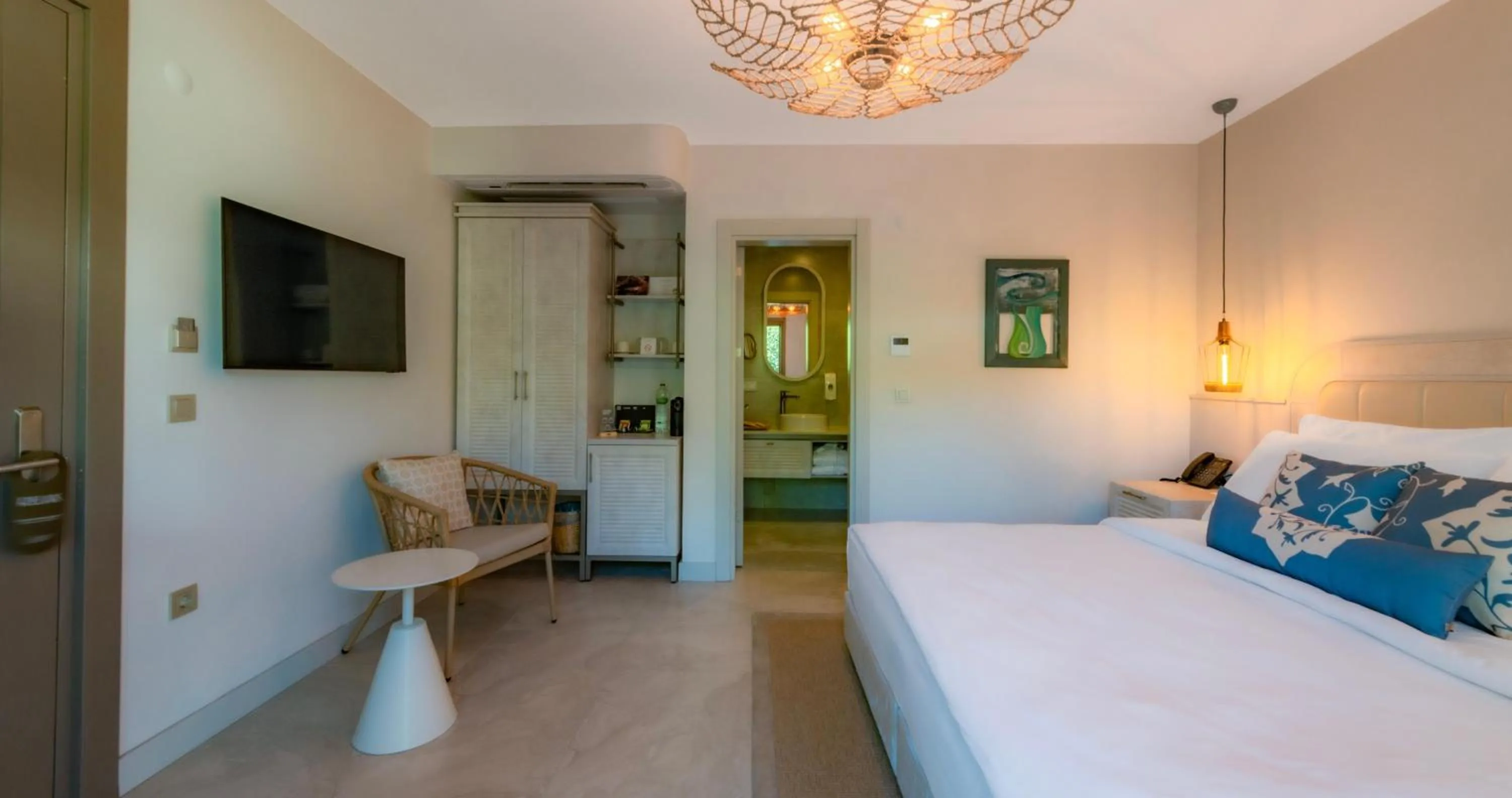 Photo of the whole room, Bed in Suum Bodrum Hotel & Beach - Adult Only