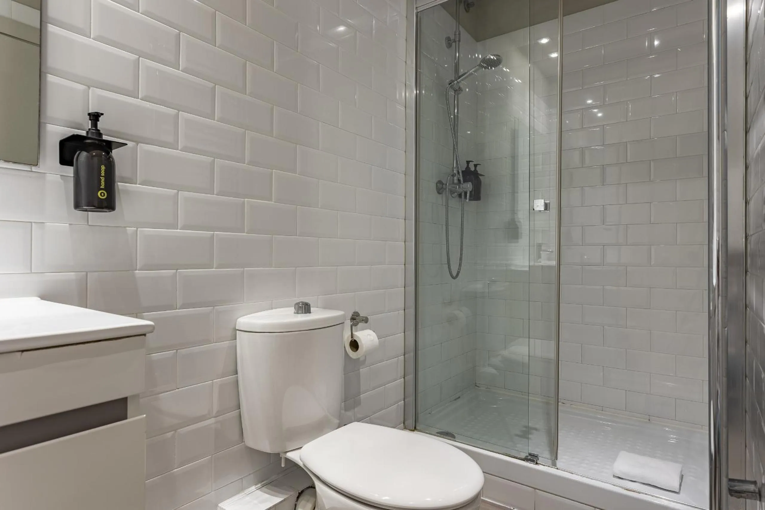 Bathroom in Ola Living Hostal Diagonal