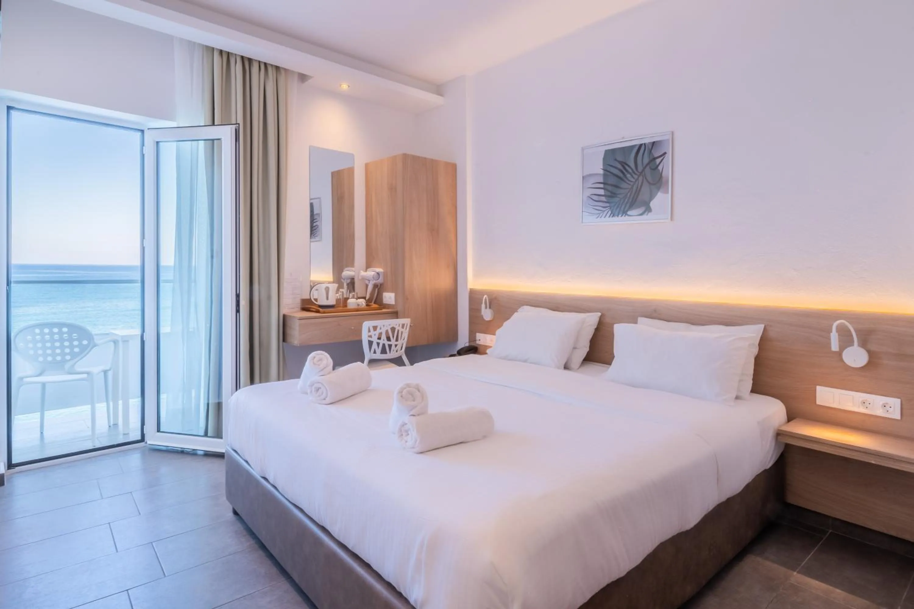 Photo of the whole room, Bed in Kahlua Boutique Hotel - Adults Only