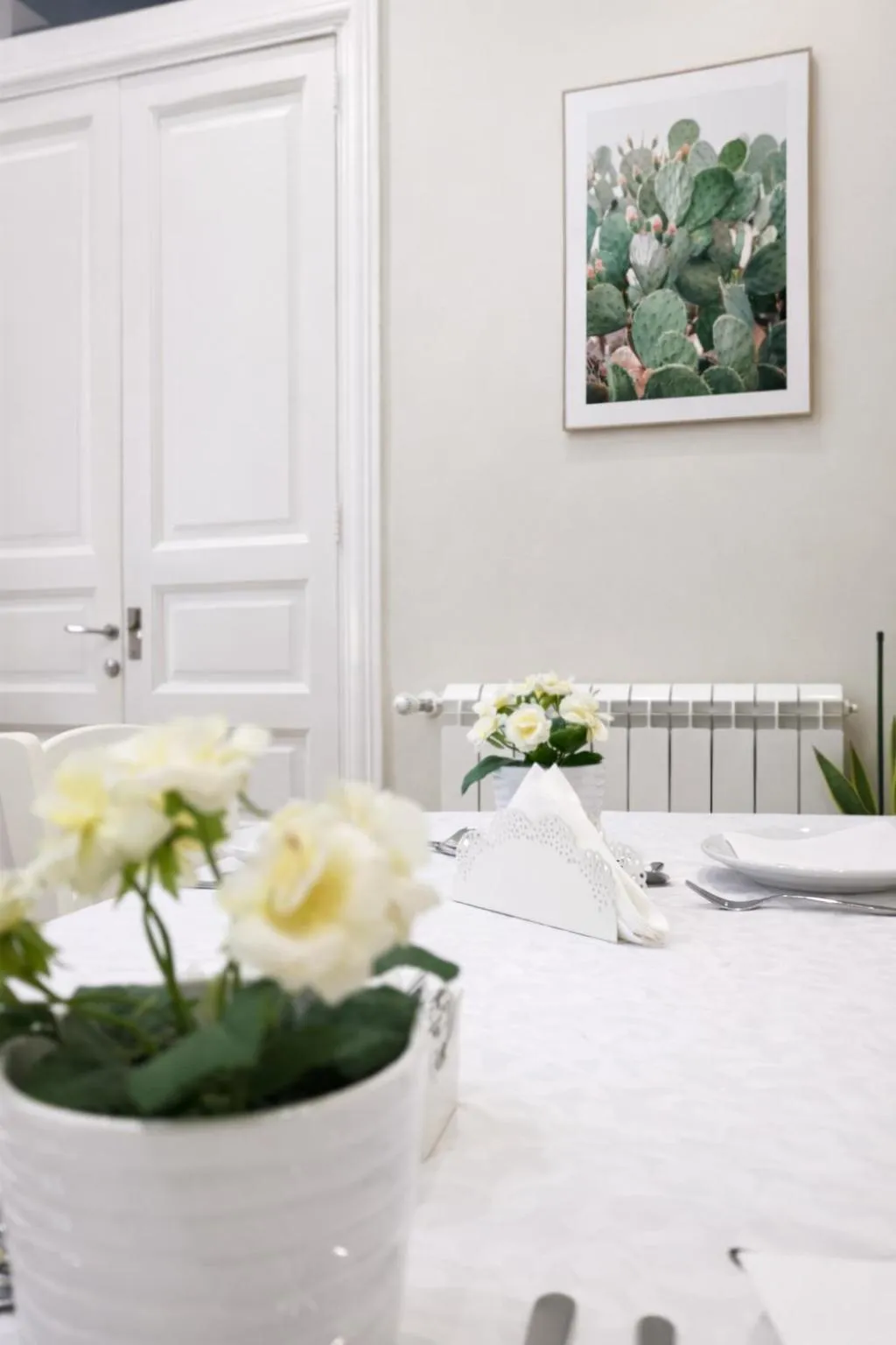 Decorative detail in Opera Relais