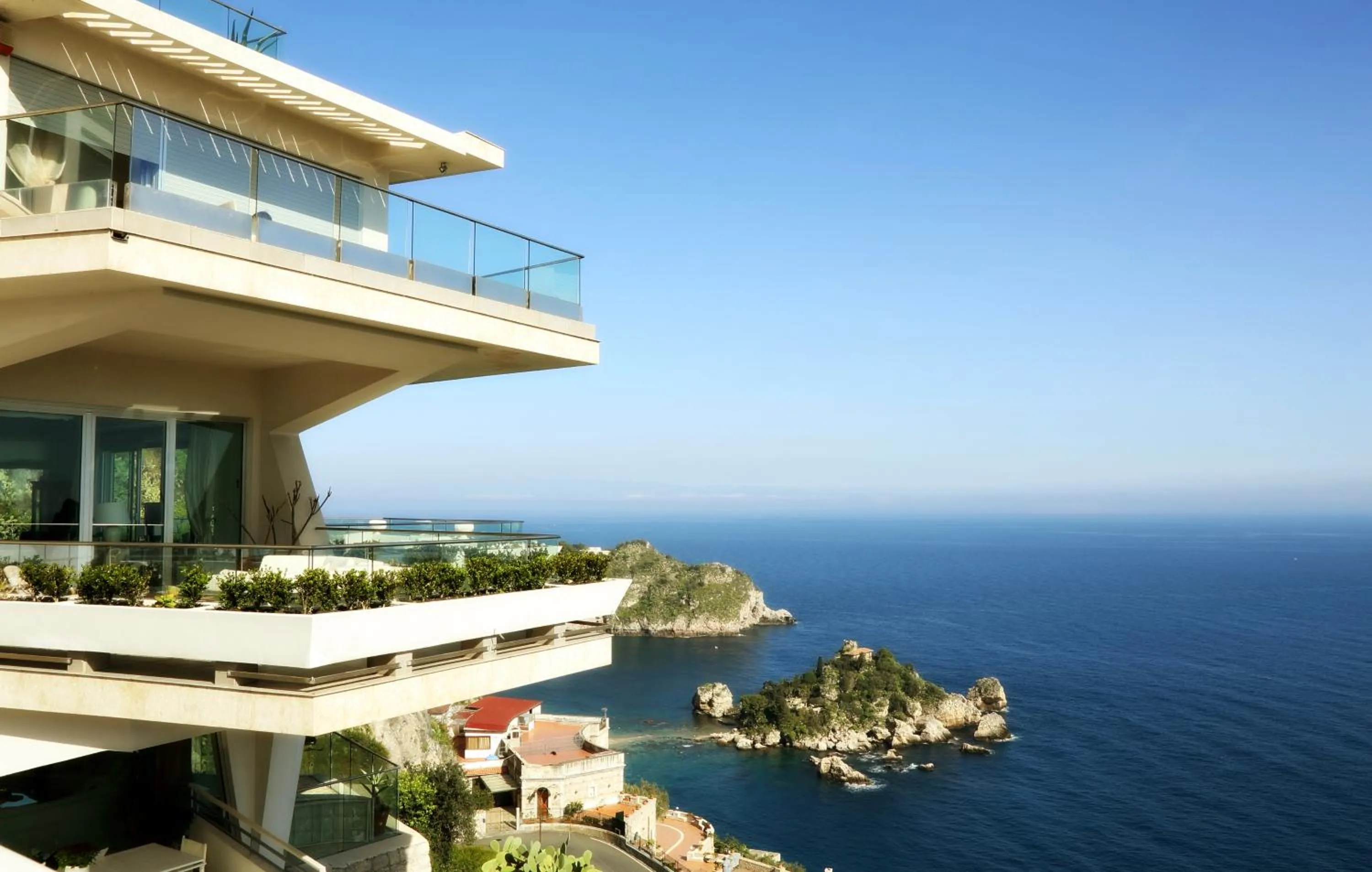 Facade/entrance in Maison Blanche Taormina