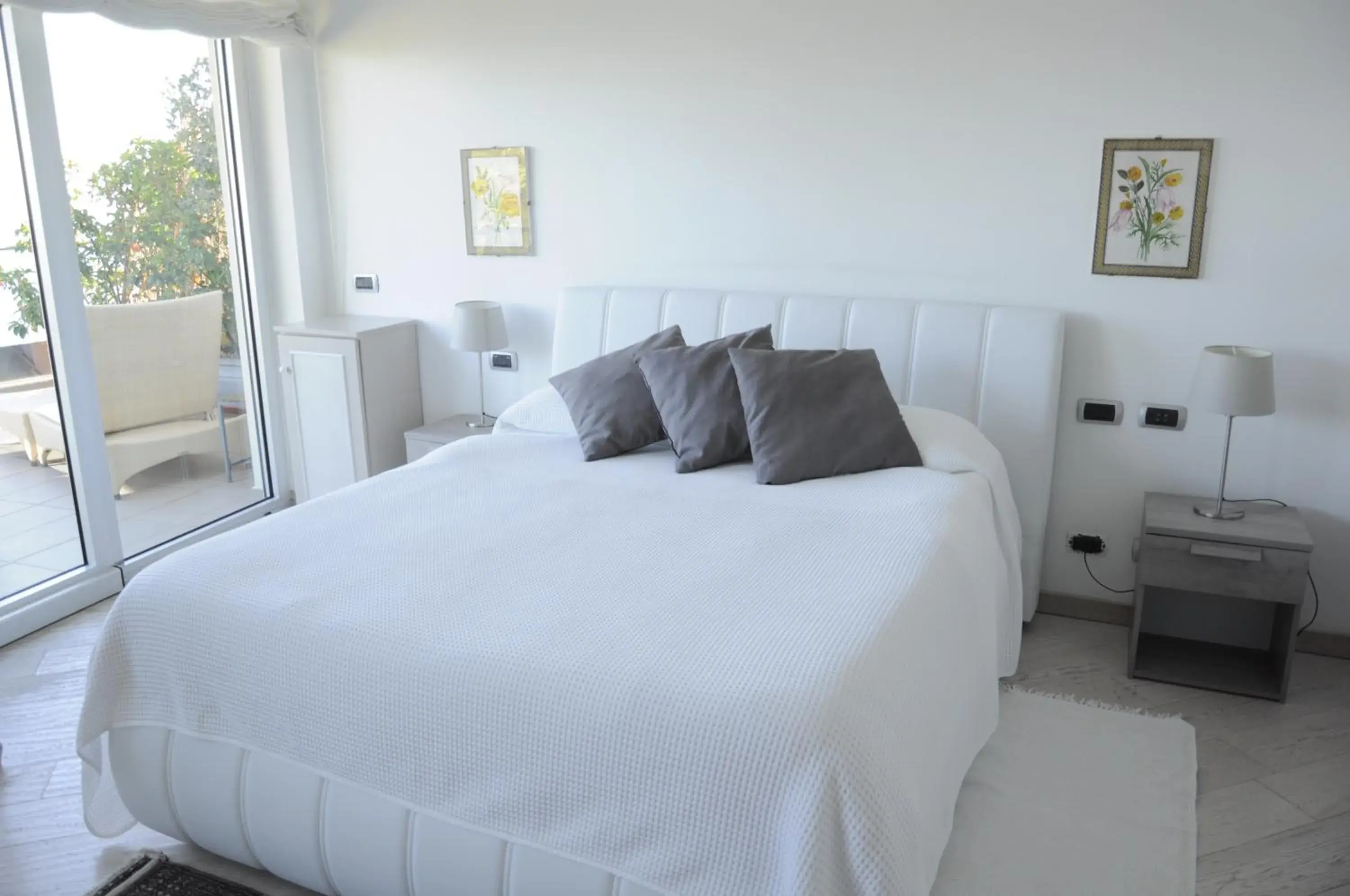Double Room with Balcony and Sea View in Maison Blanche Taormina Double Room with Balcony and Sea View in Maison Blanche Taormina