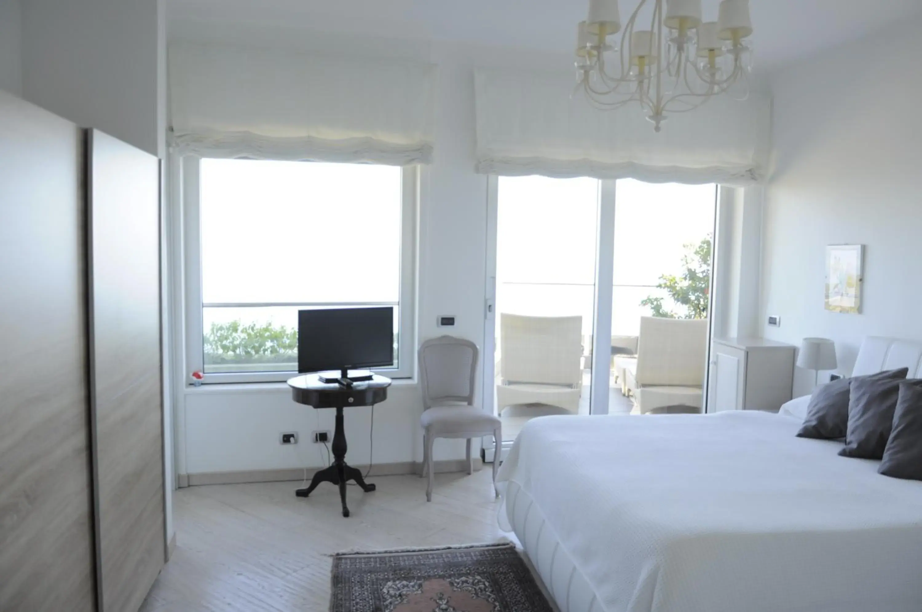 Double Room with Balcony and Sea View in Maison Blanche Taormina Double Room with Balcony and Sea View in Maison Blanche Taormina