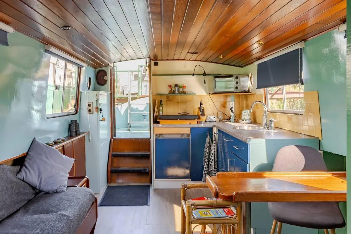 Kitchen or kitchenette in Floating B&B Amsterdam