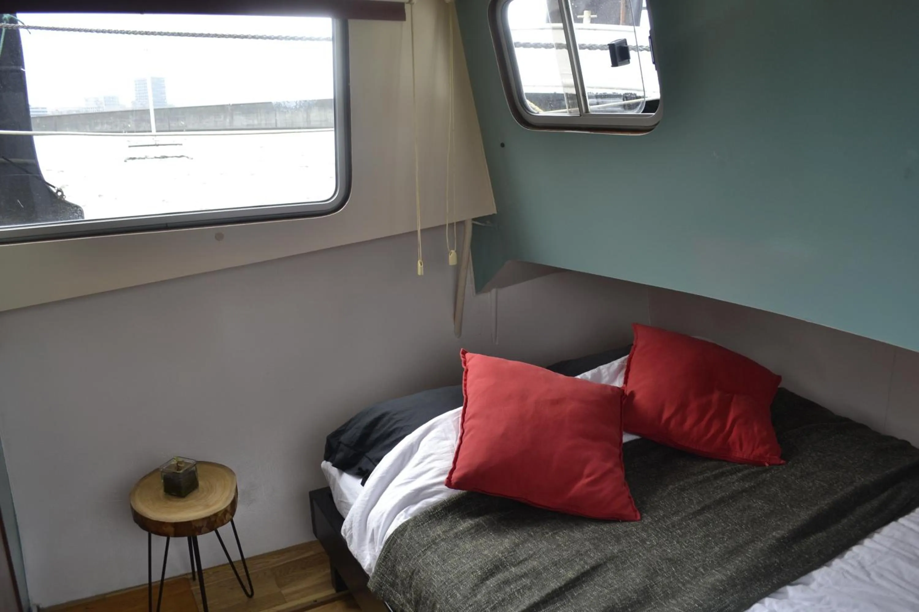 Bed in Floating B&B Amsterdam