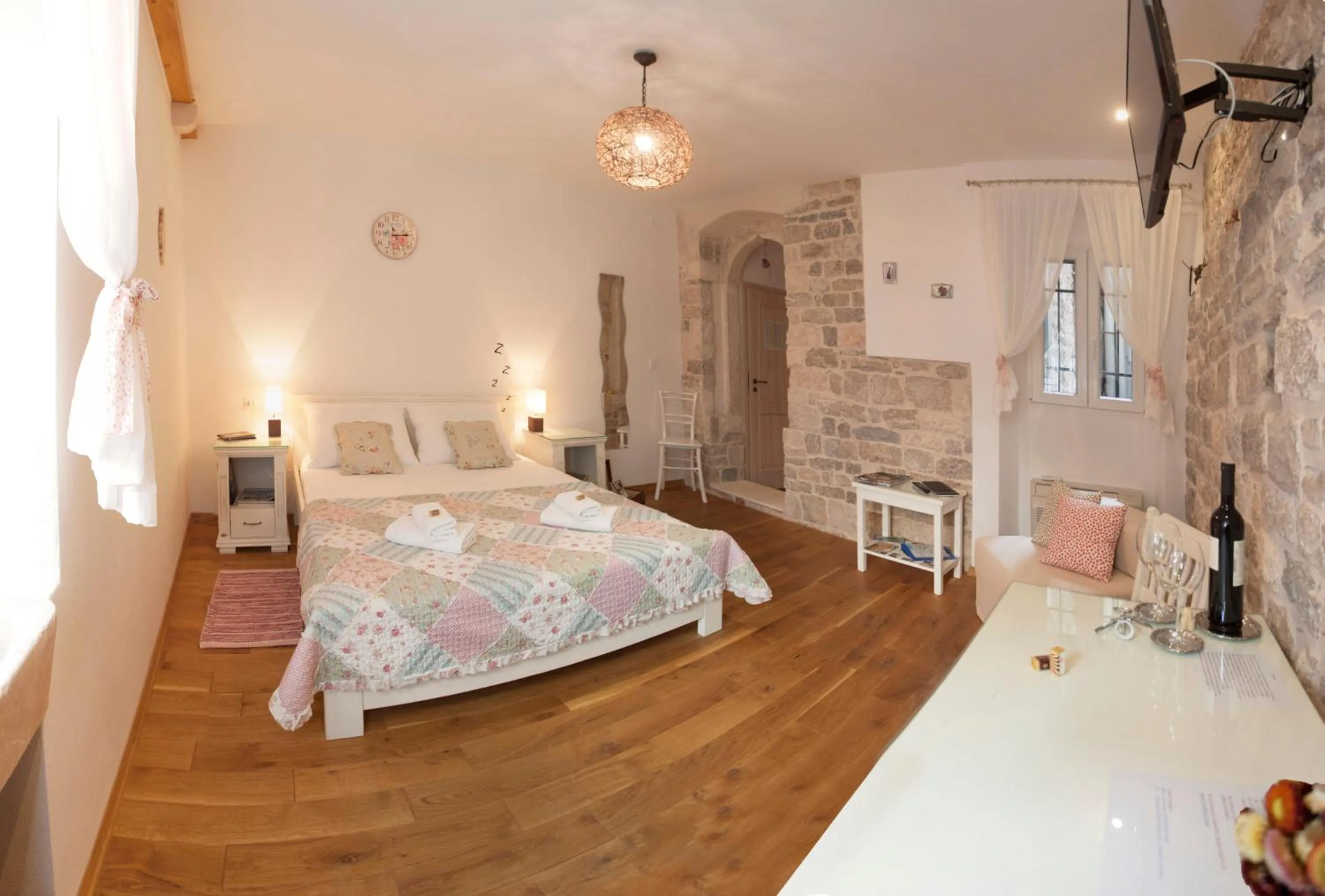 Bed in Luxury Room Kokola