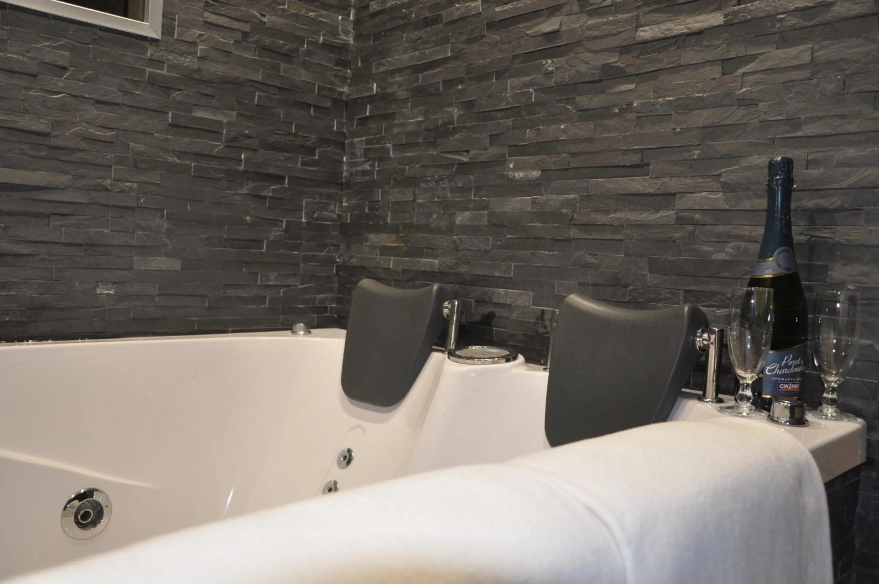 Steam room in Il Corso Suite