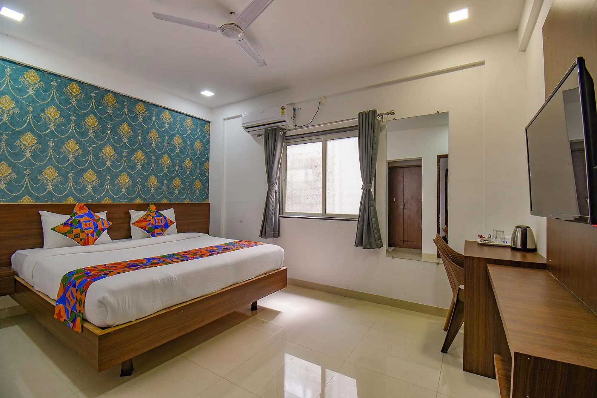 Bed in FabHotel Fortune Suites - Nr Mannipal Hospital, Baner