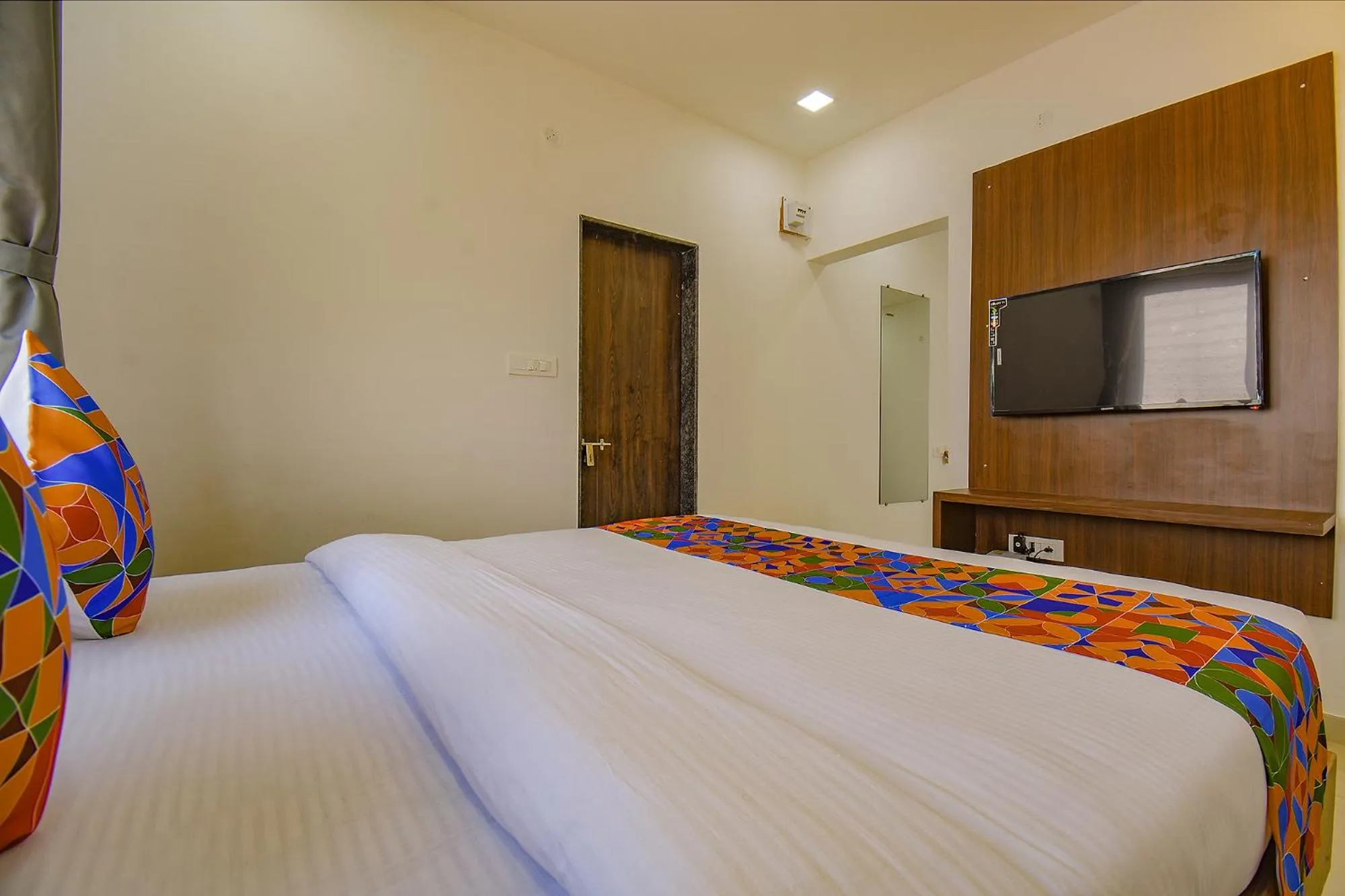 Bed in FabHotel Fortune Suites - Nr Mannipal Hospital, Baner