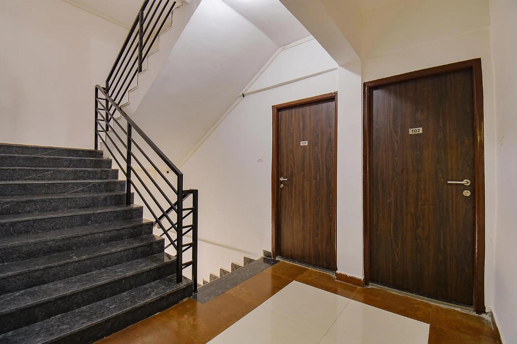 Lobby or reception in FabHotel Fortune Suites - Nr Mannipal Hospital, Baner