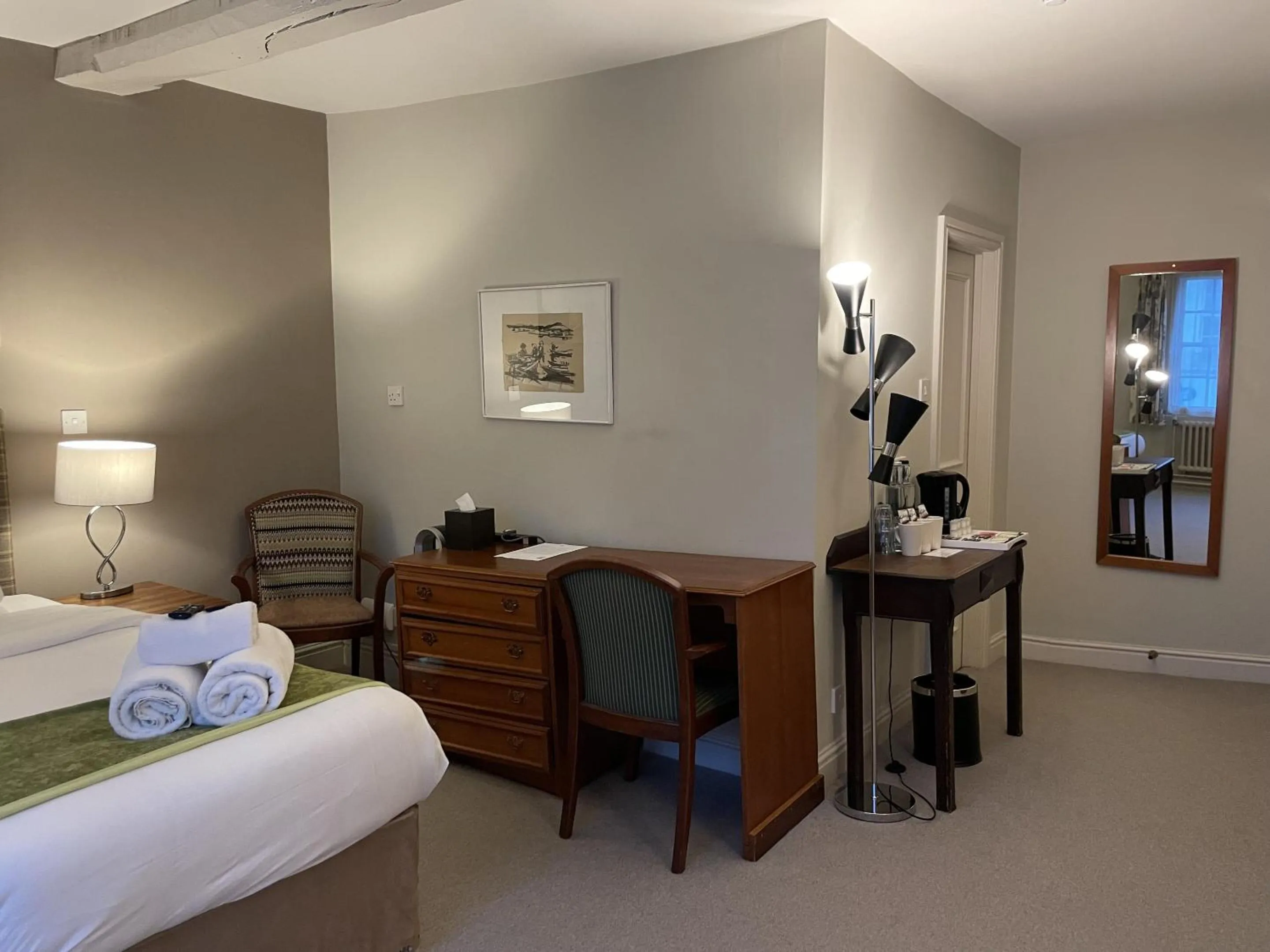 Bedroom, Bed in The Old Bell - Warminster