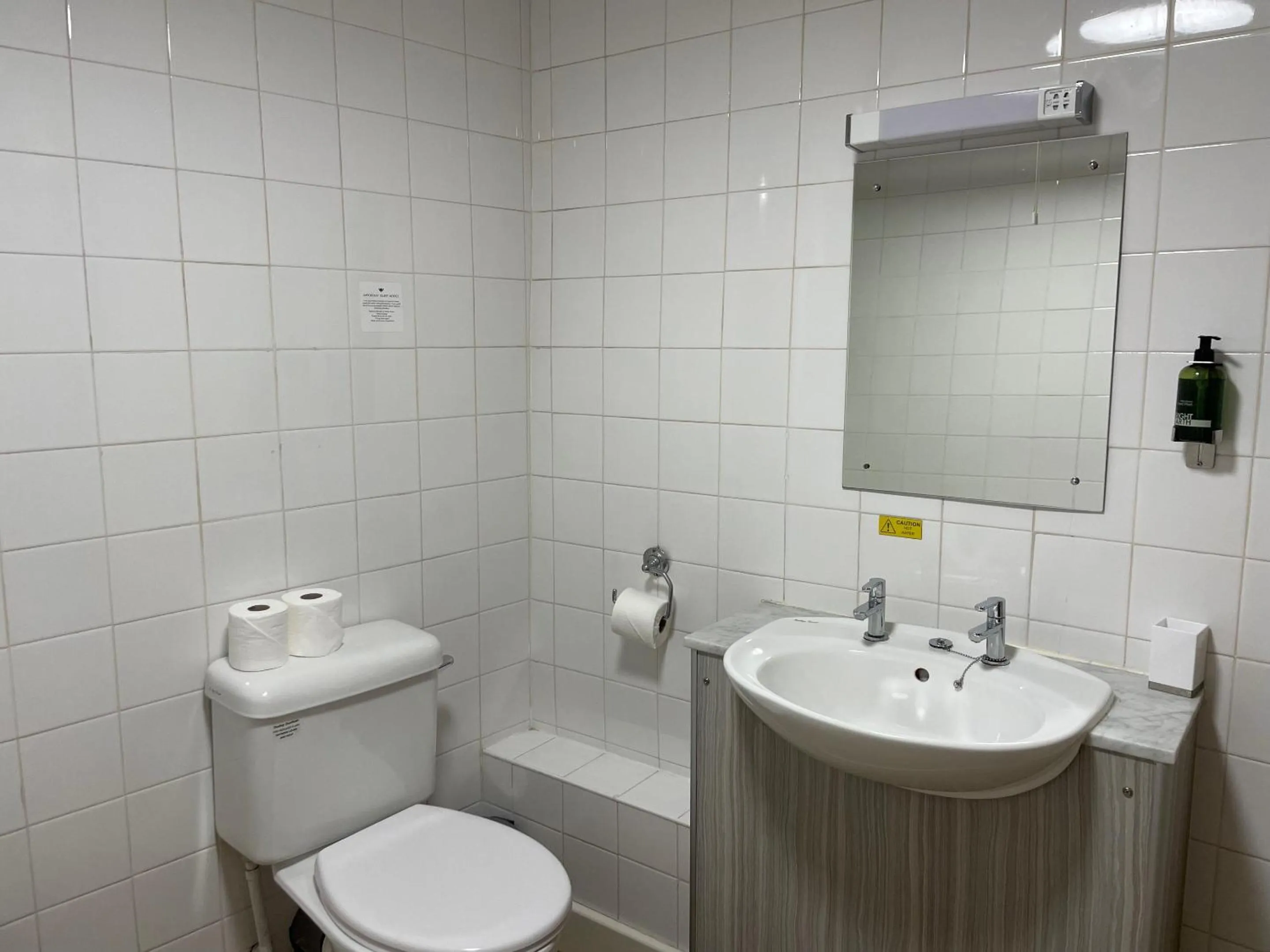 Bathroom in The Old Bell - Warminster