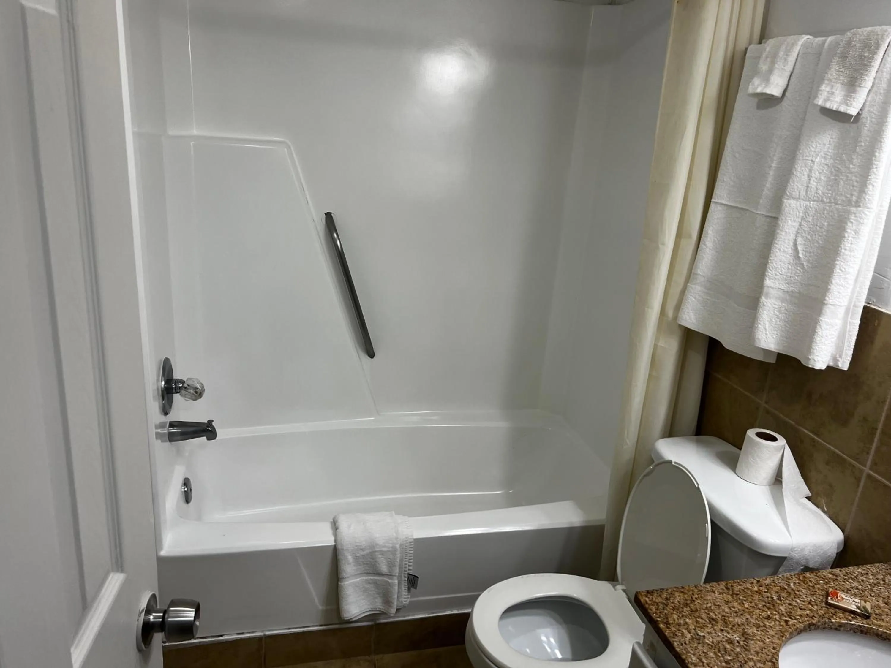 Shower in White Marlin Inn - Virginia Beach