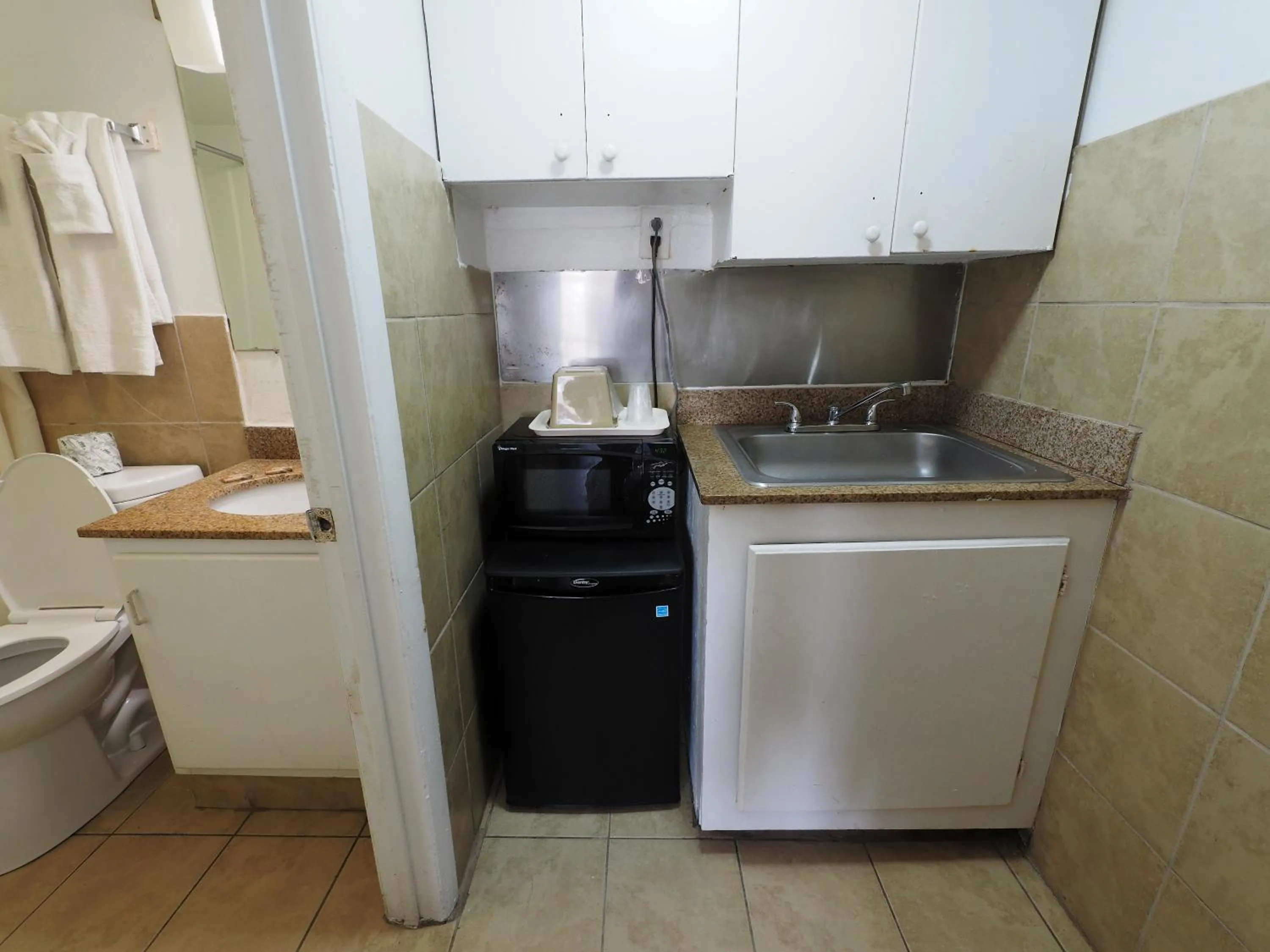 Toilet in White Marlin Inn - Virginia Beach