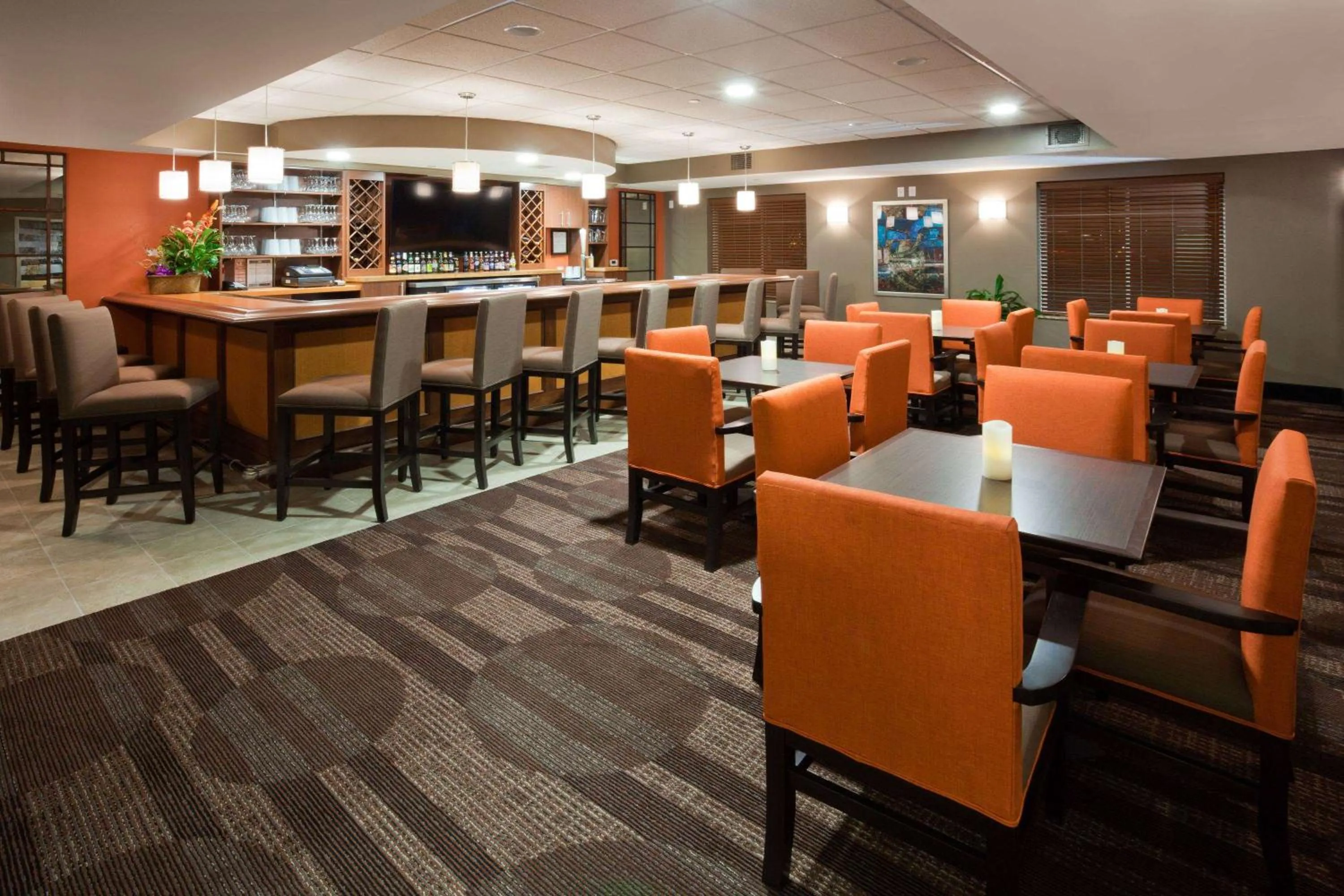 Lounge or bar in AmericInn by Wyndham Waupun