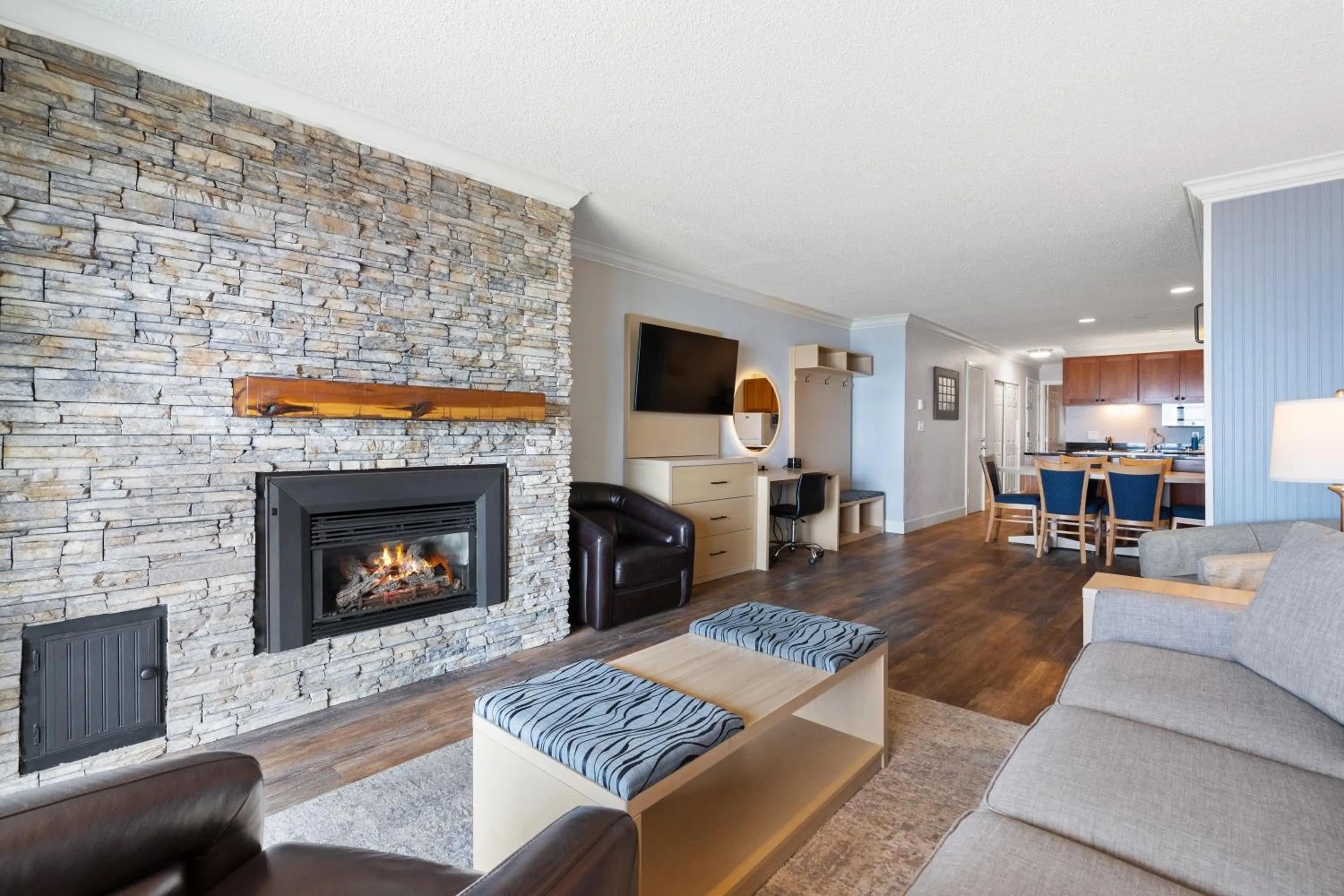 TV and multimedia in Tolovana Inn