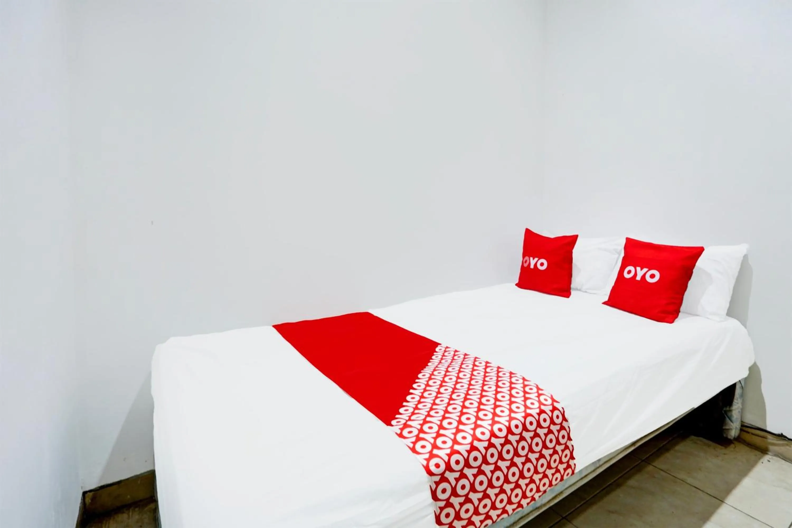 Bedroom, Bed in Hotel O MUMU HOMESTAYNearCarnival Park Surabaya