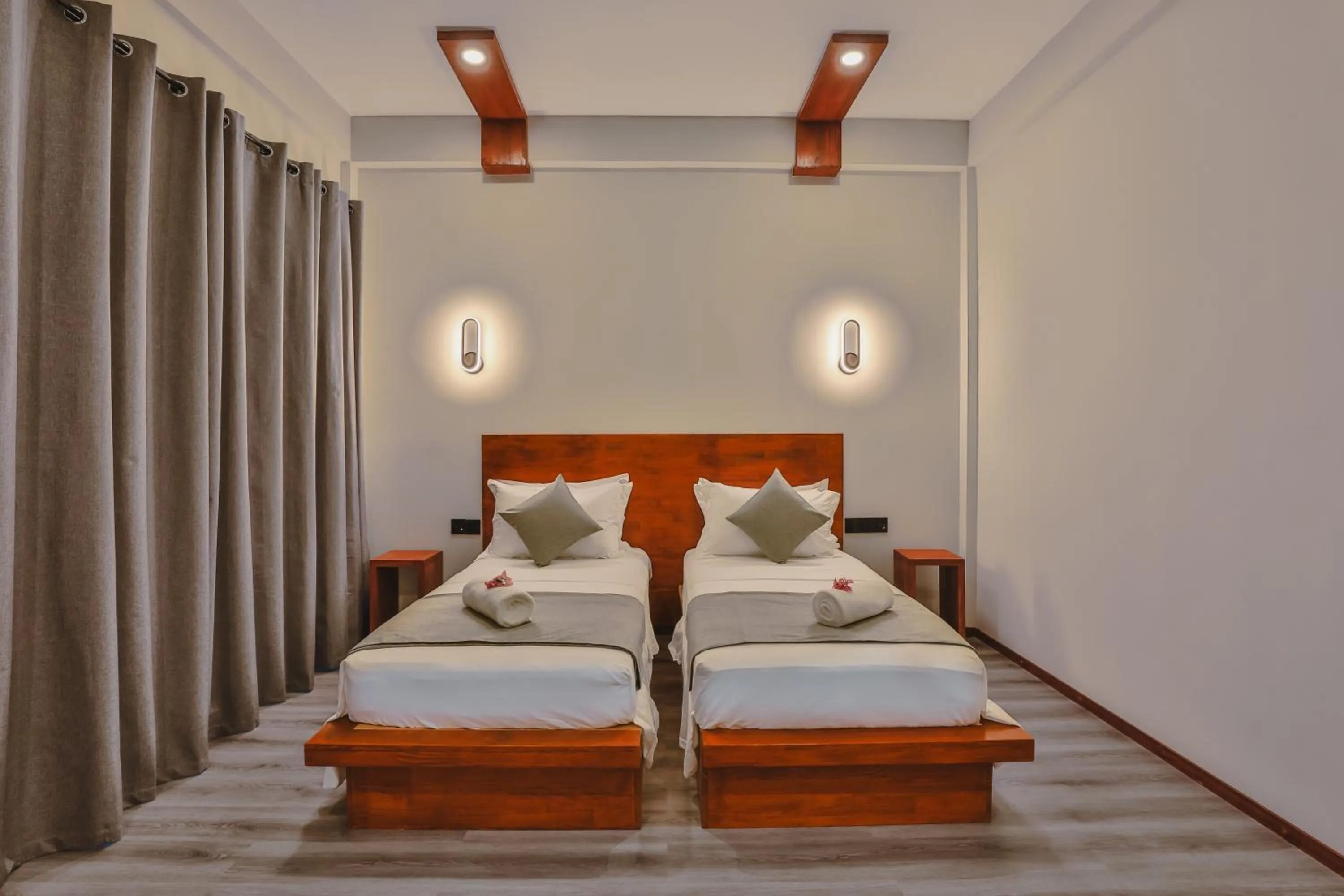 Bed in Sunny Breeze View