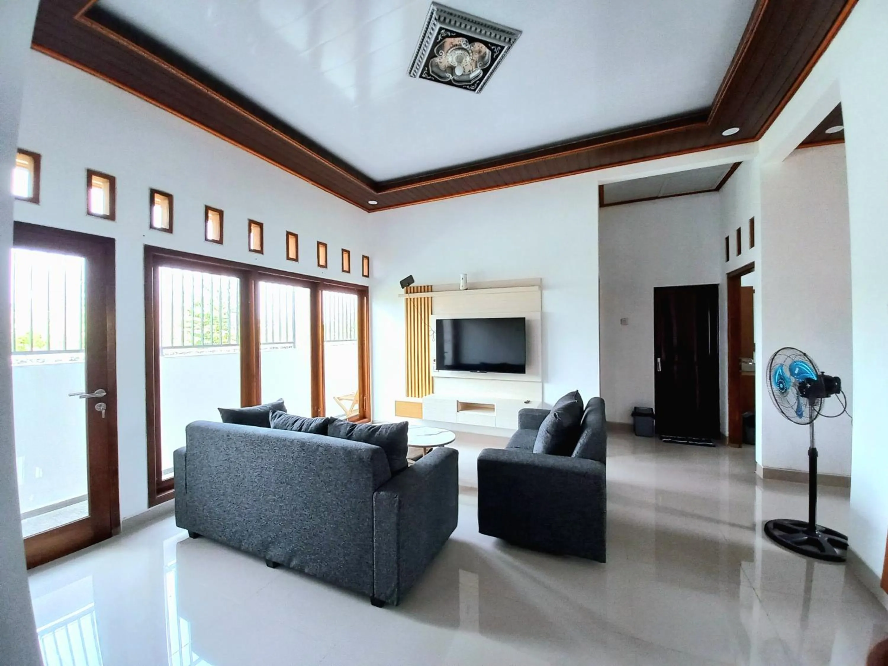 Living room in Homestay Jogja Prambanan By Simply Homy
