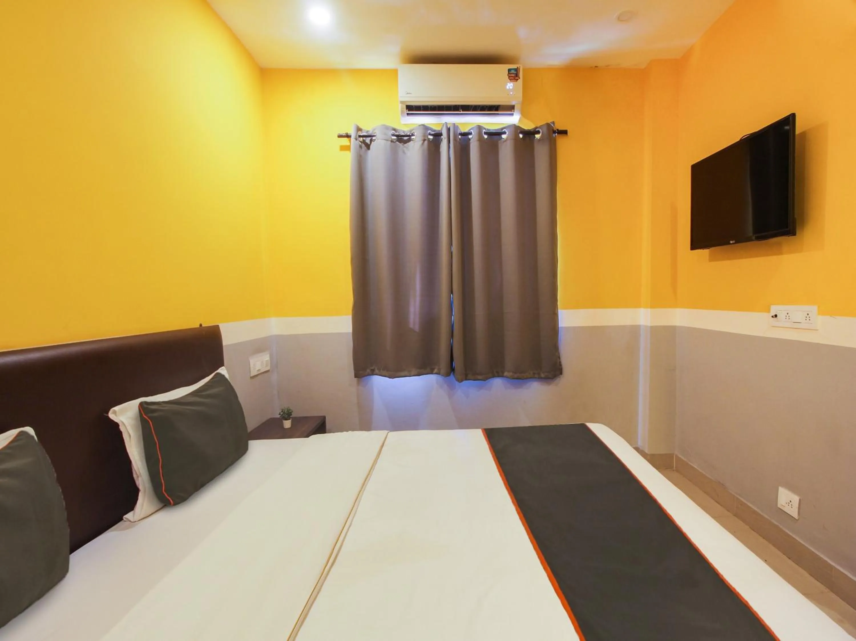 Bedroom, Bed in Hotel O MAP INN