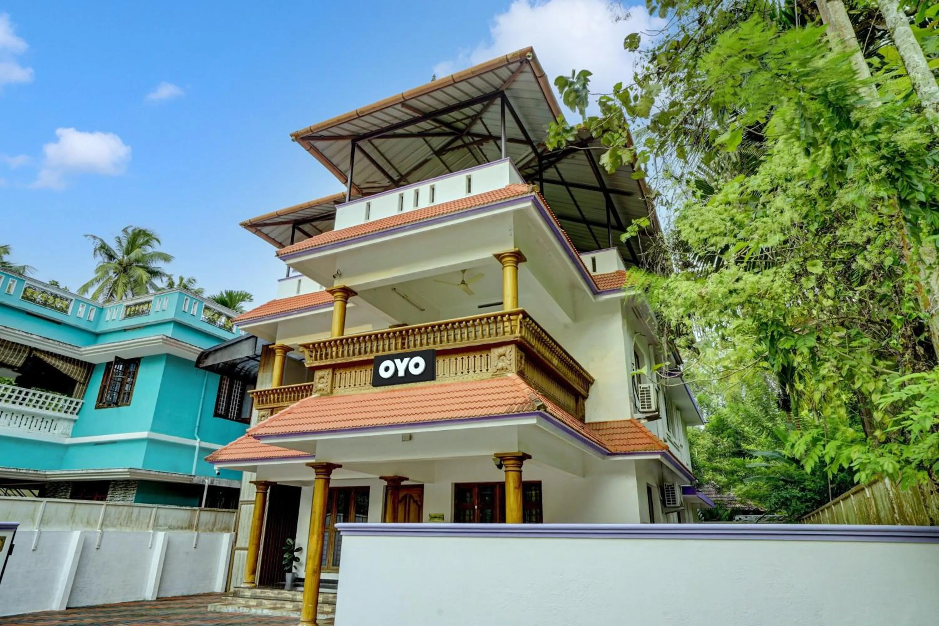 Facade/entrance in Hotel O Paradise villa