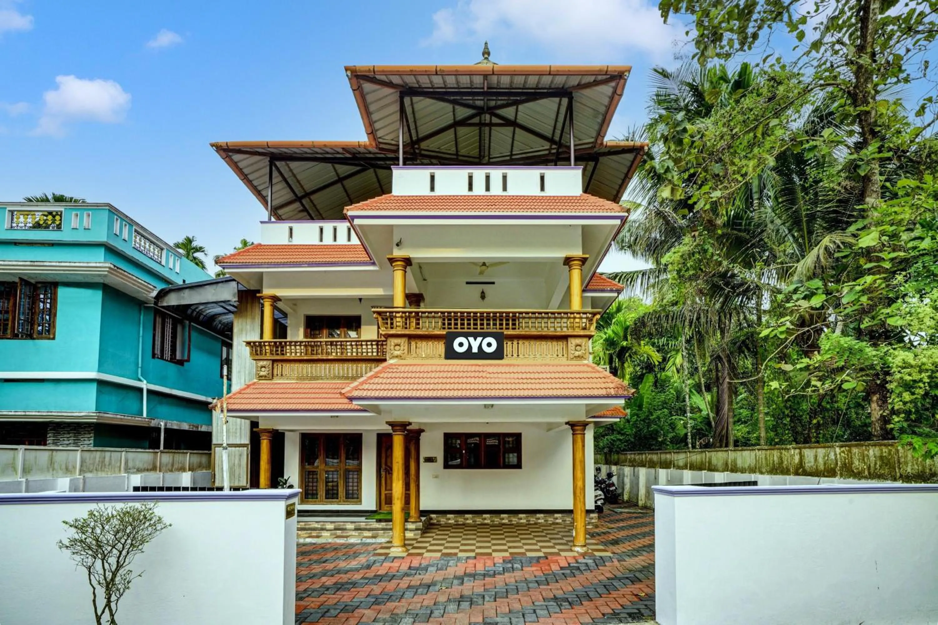 Facade/entrance in Hotel O Paradise villa
