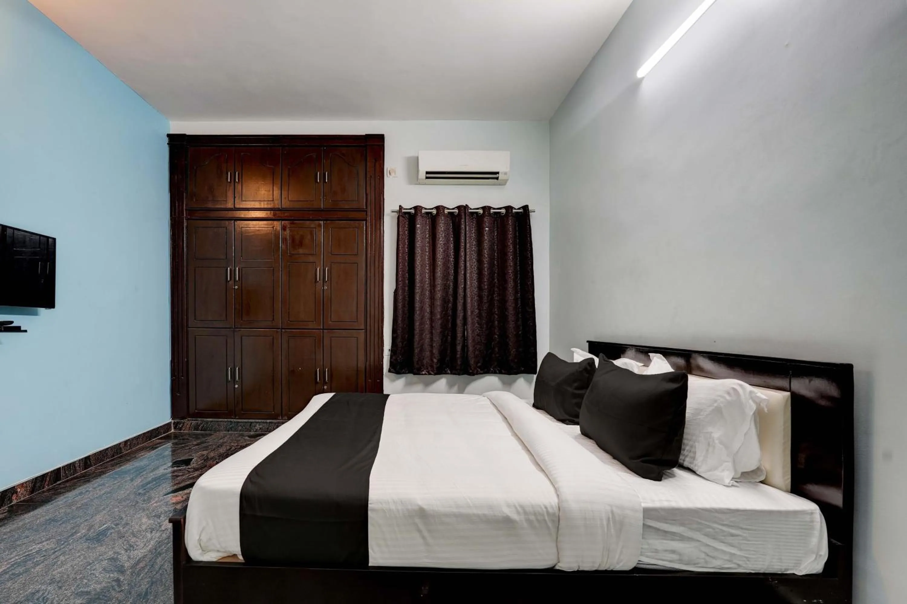 Bedroom, Bed in Super Hotel O VSV Guest House